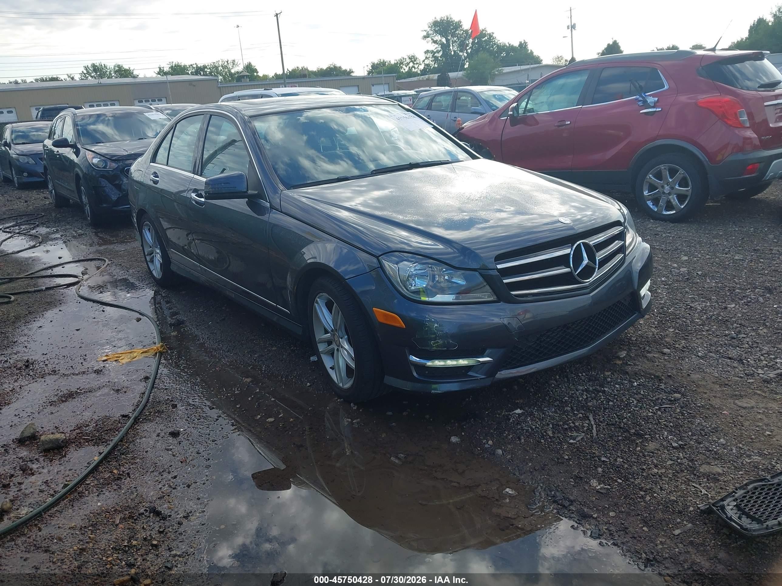 2014 Mercedes-Benz C 250 Luxury, VIN WDDGF4HB2EA959109 — Rear end