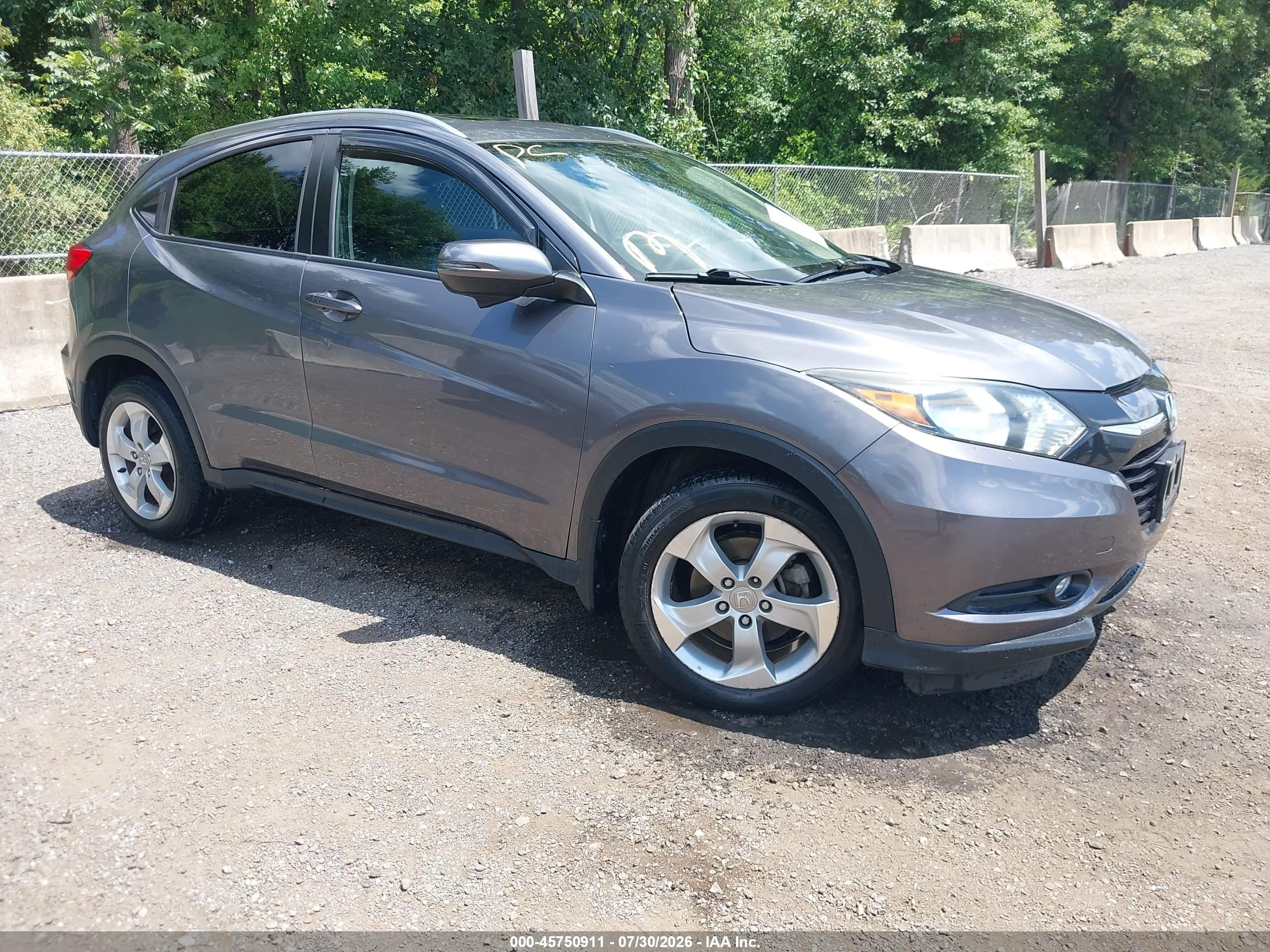 2016 Honda HR-V EX-L, VIN 3CZRU6H71GM731425 — Front end