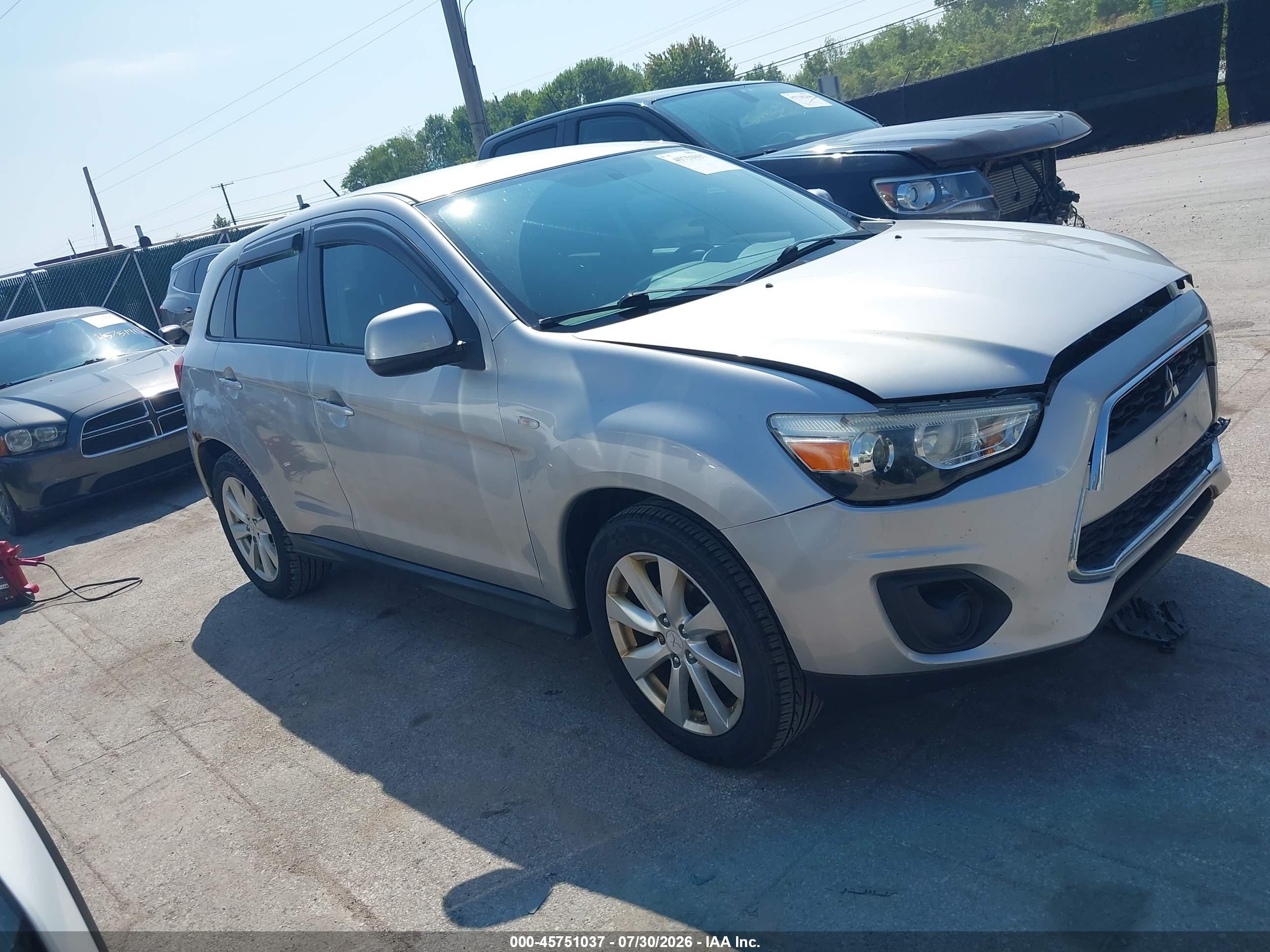 2014 Mitsubishi Outlander ES, VIN 4A4AR3AU6EE021077 — Перед
