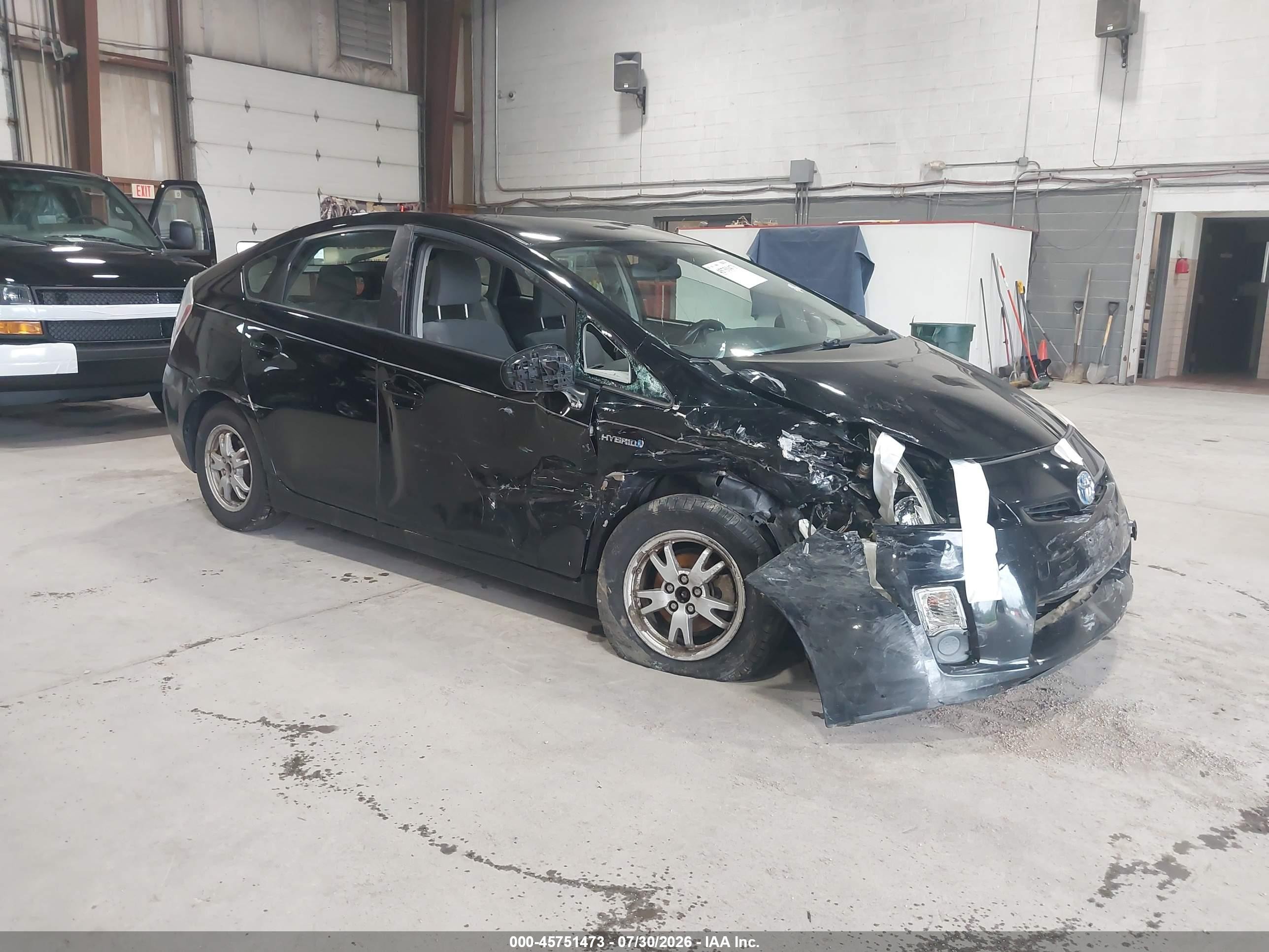 2010 Toyota Prius IV, VIN JTDKN3DU1A0109884 — Front end