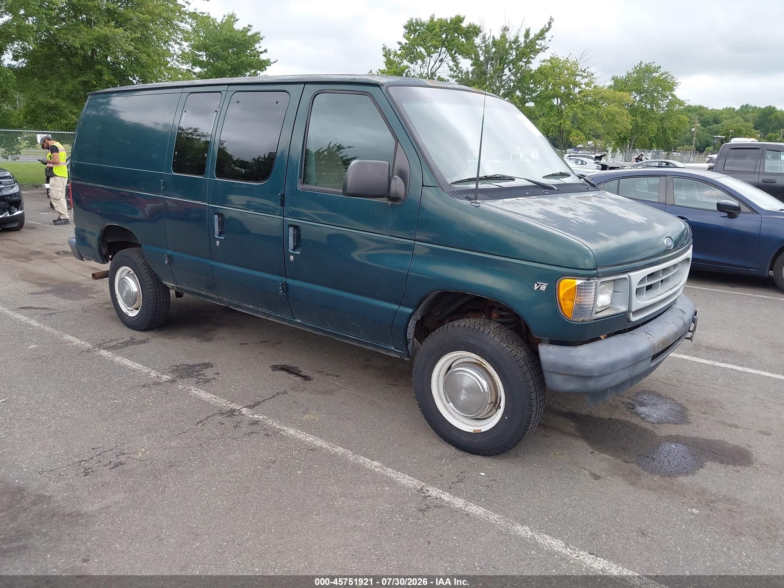 2001 Ford Econoline Cargo, VIN 1FTNE24L81HB57625 — Normal wear