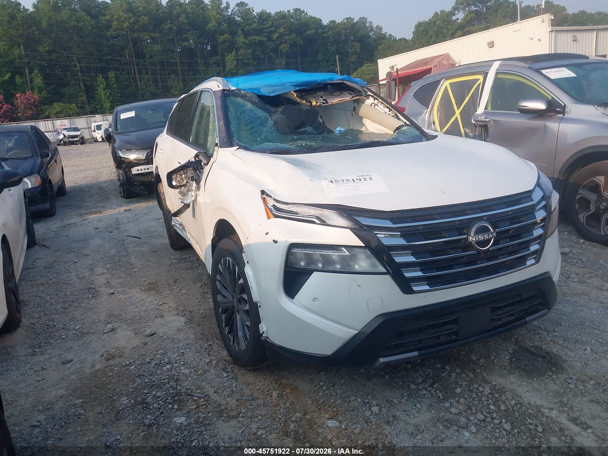 2026 Nissan Rogue Platinum, VIN JN8BT3DD6TW301411 — Опрокидывание