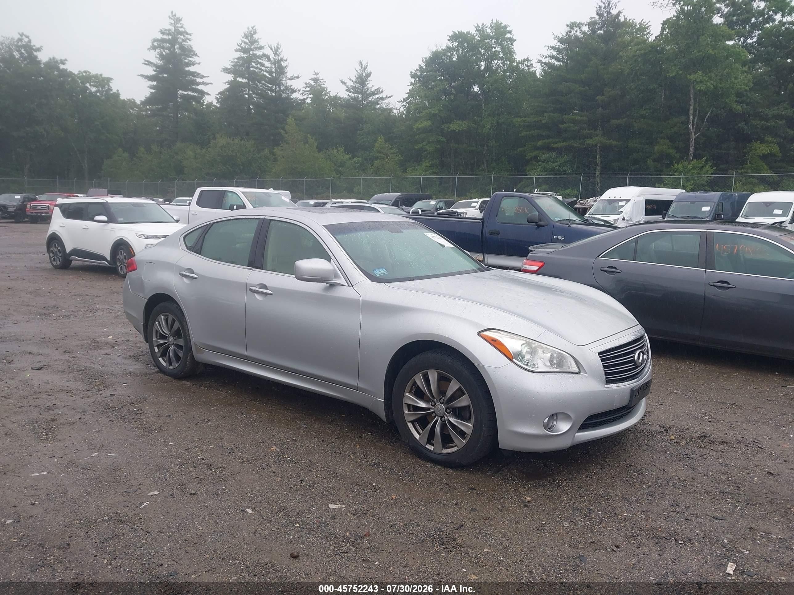 2012 Infiniti M, VIN JN1BY1AR4CM394039 — Side