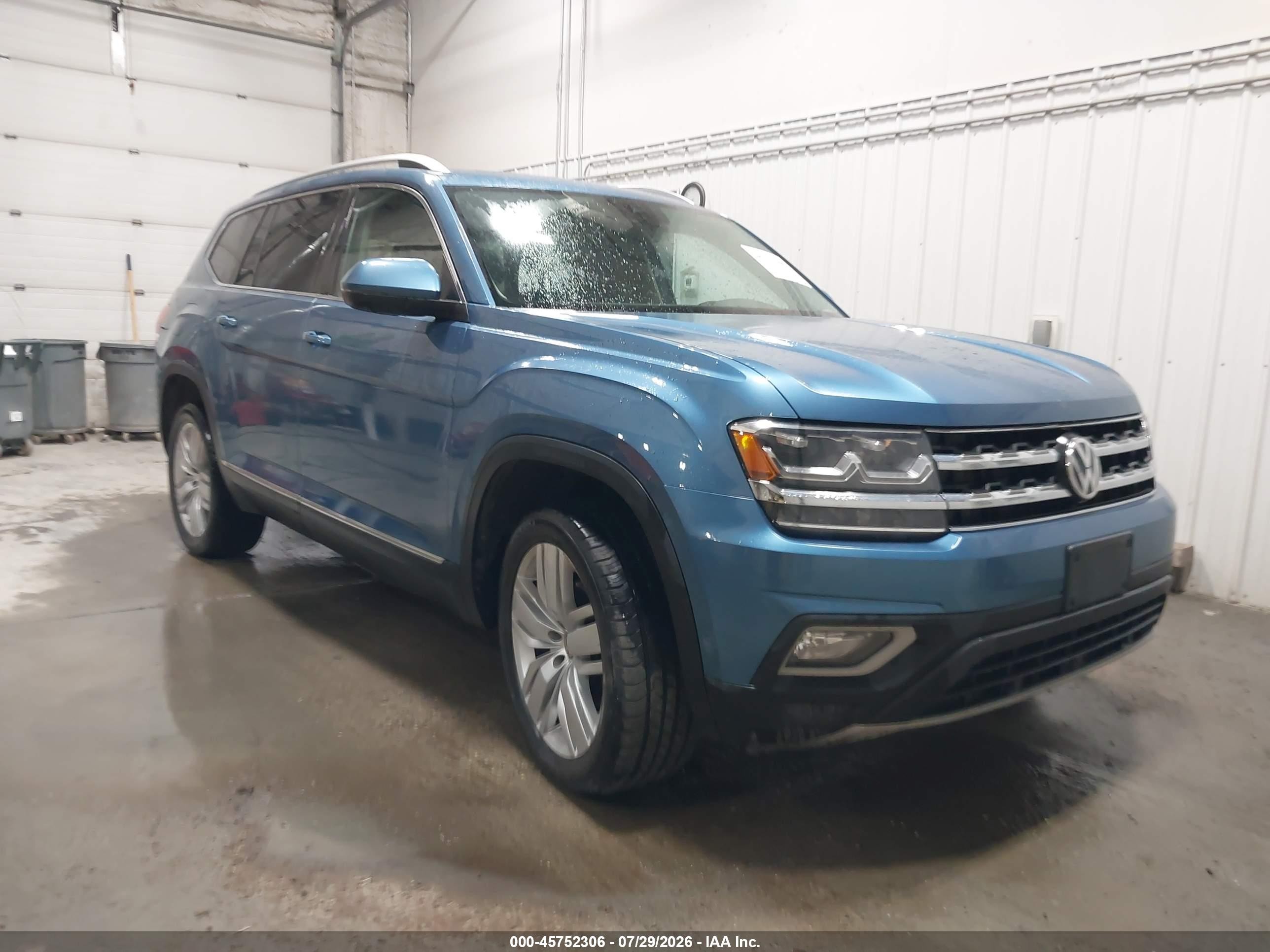 2019 Volkswagen Atlas SEL Premium, VIN 1V2NR2CA1KC568298 — Side