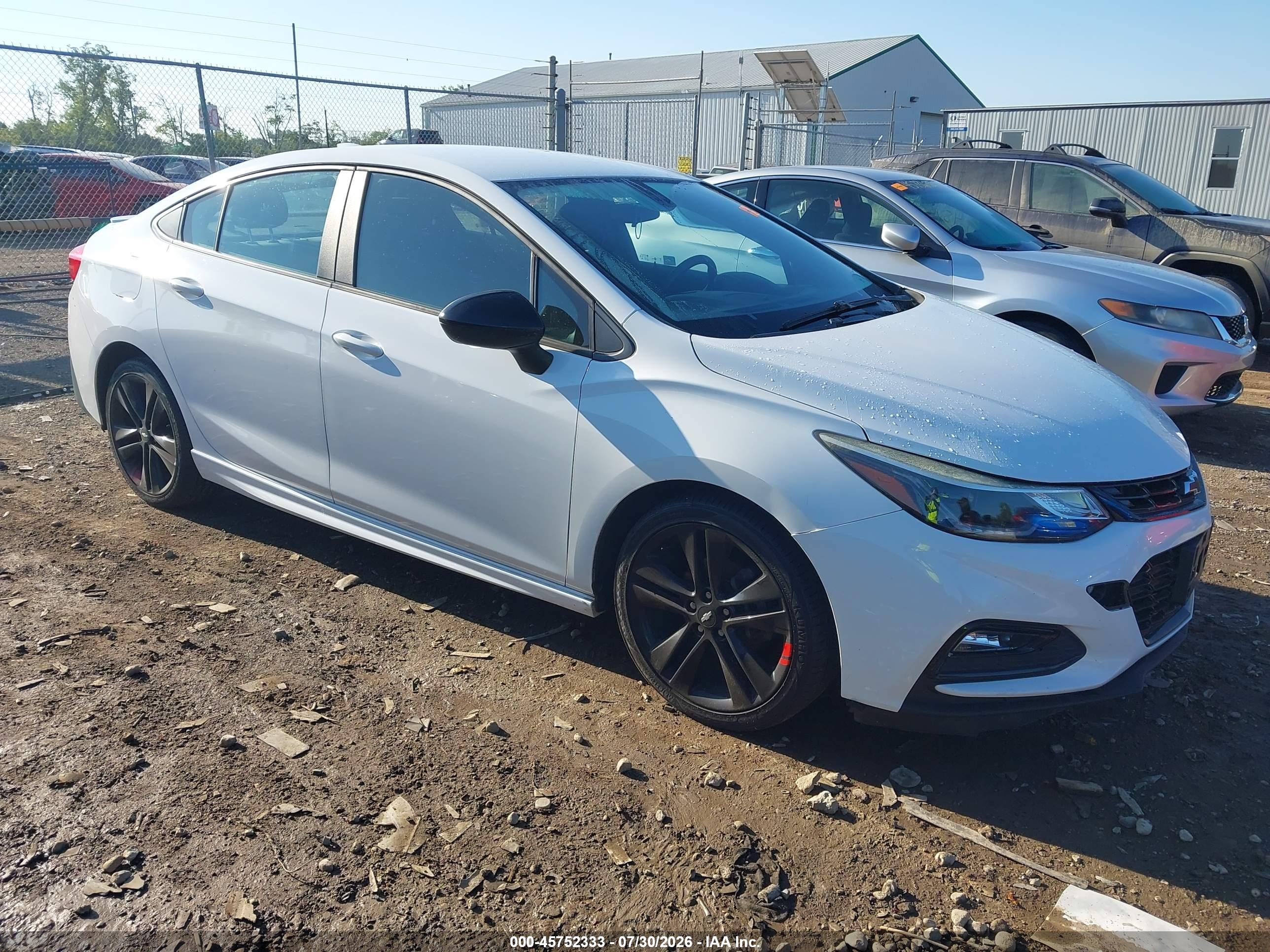 2017 Chevrolet Cruze LT, VIN 1G1BE5SM8H7244269 — Side