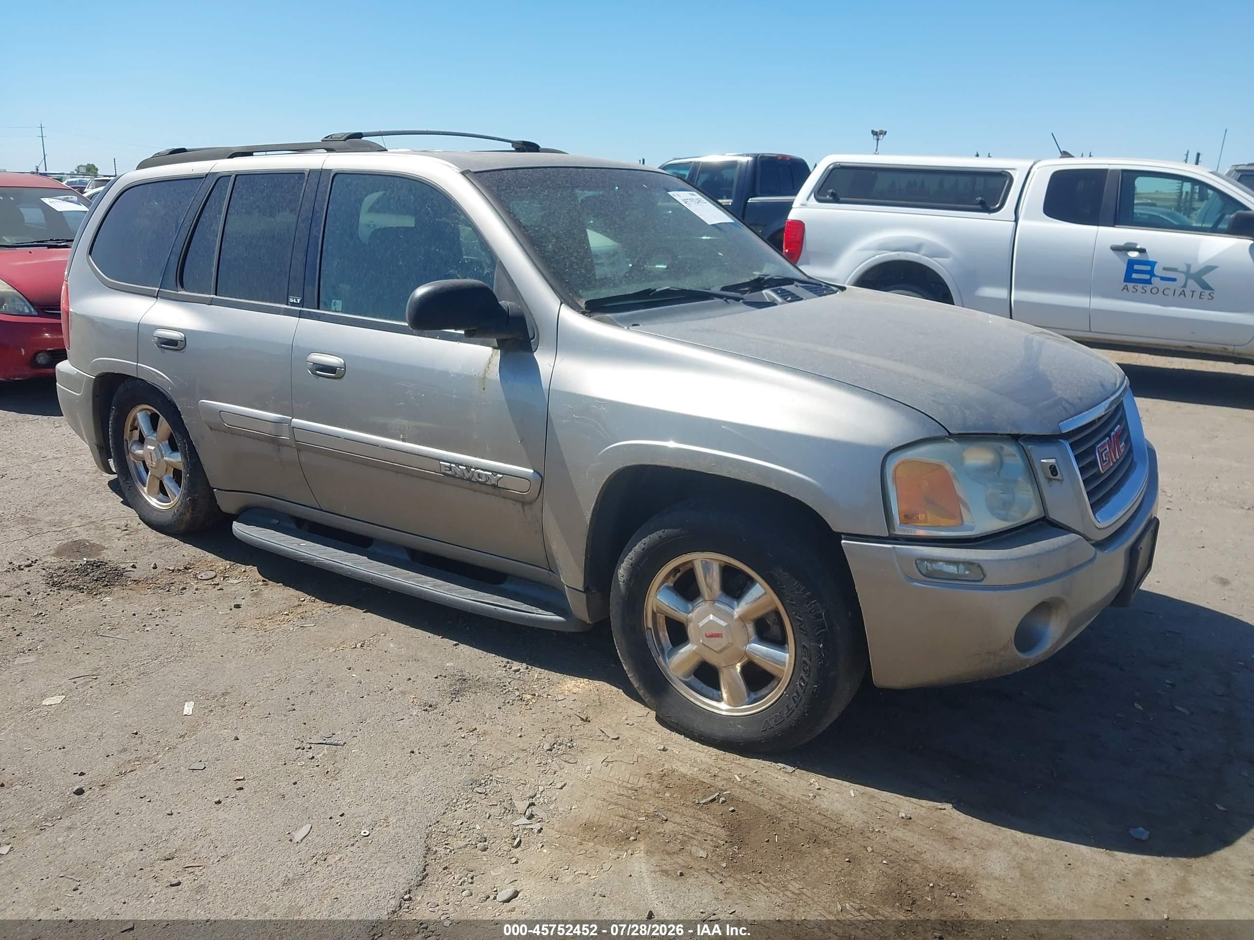 2002 GMC Envoy SLE, VIN 1GKDT13S522378757 — Normal wear