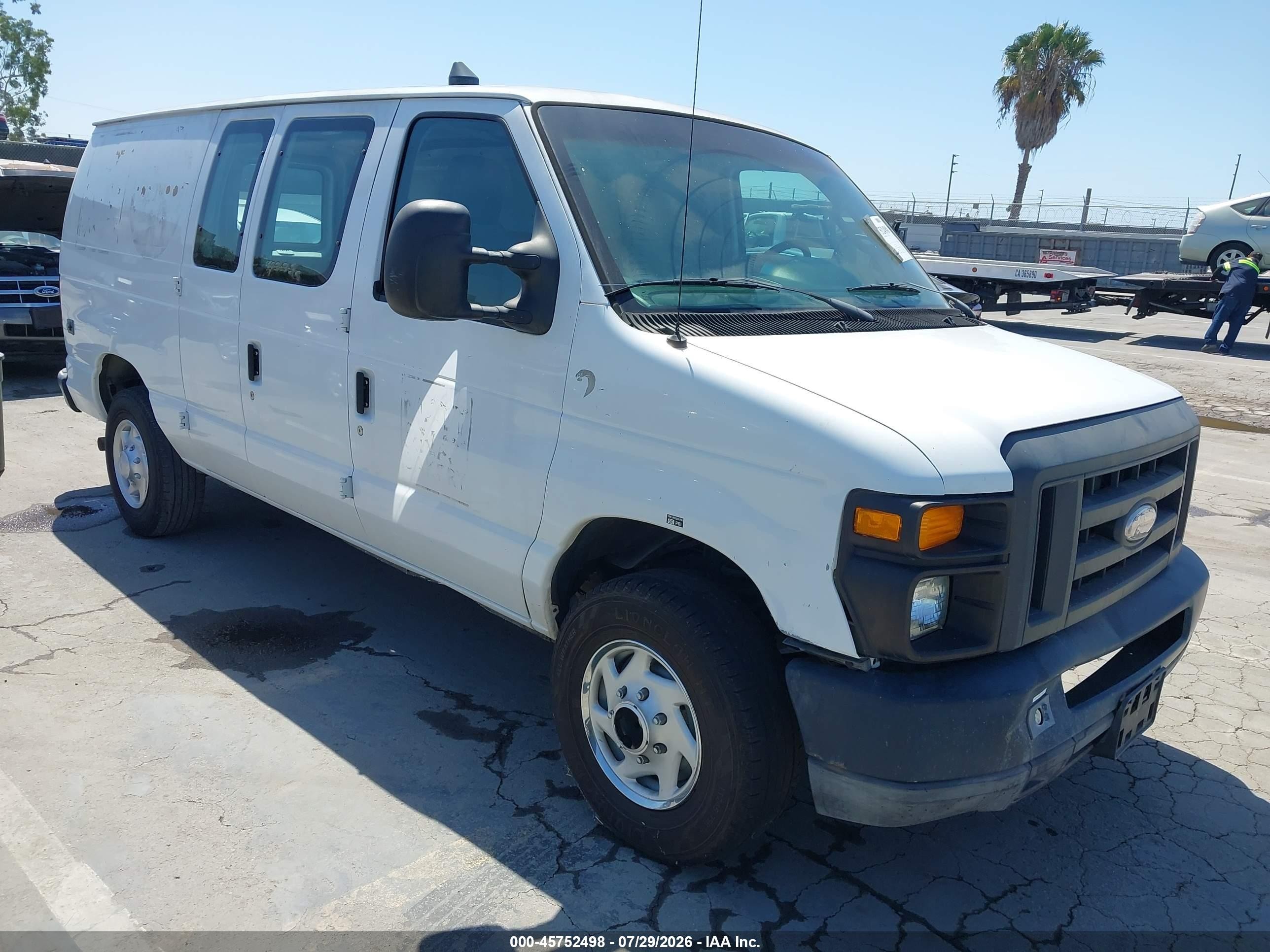 2011 Ford Econoline Cargo Commercial, VIN 1FTNE2EL6BDA10453 — Side