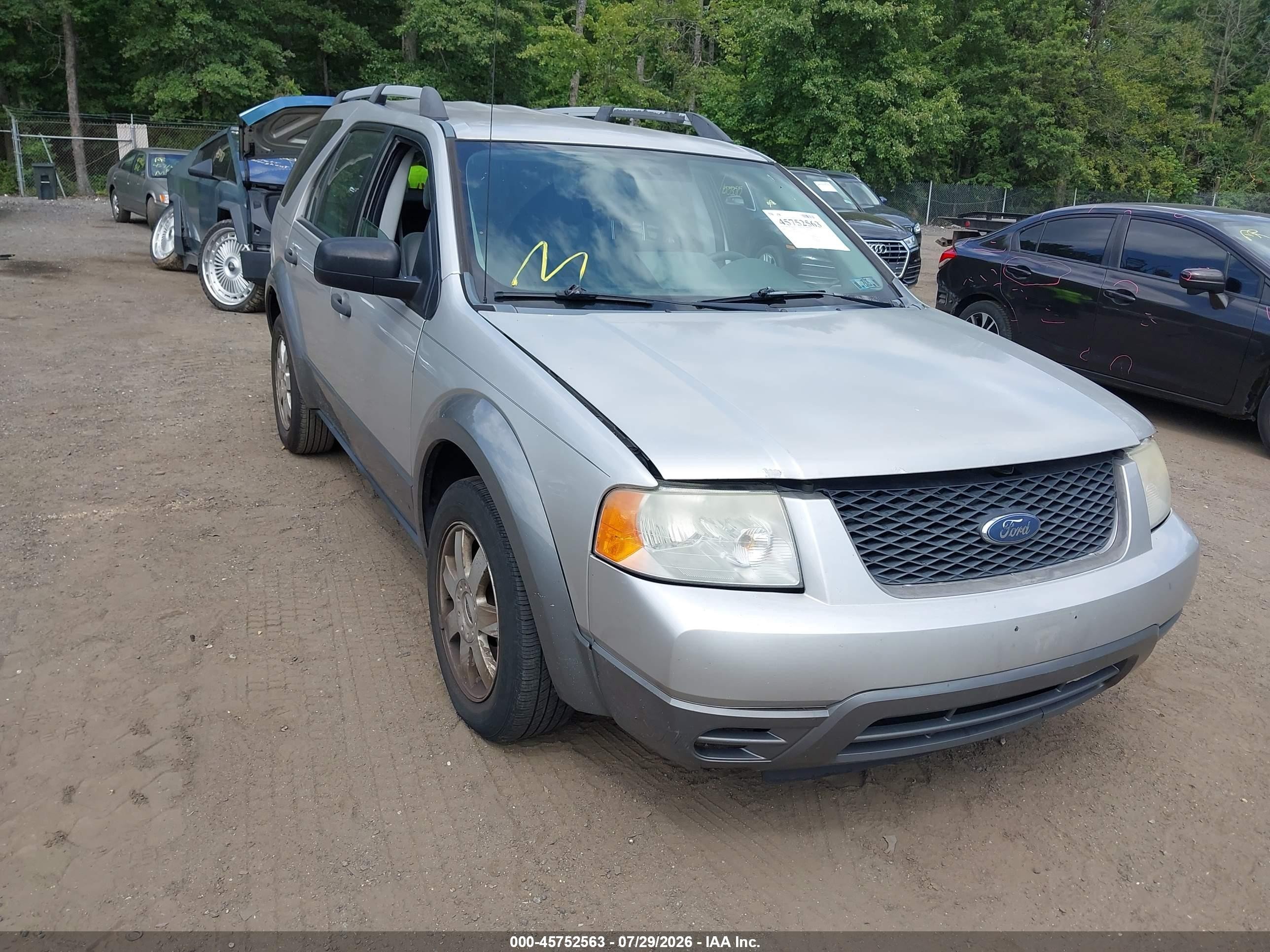 2006 Ford Freestyle SE, VIN 1FMZK01136GA44398 — Front end