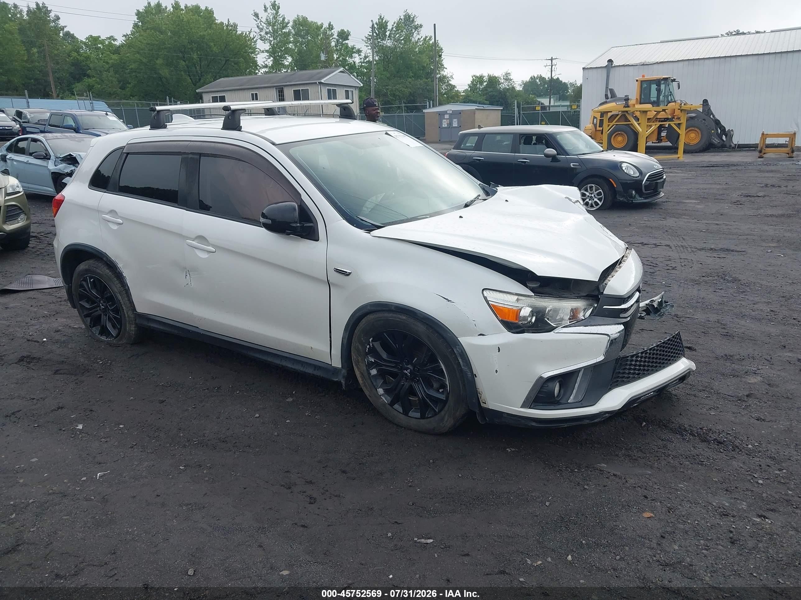 2019 Mitsubishi Outlander ES, VIN JA4AR3AU5KU022210 — Front end