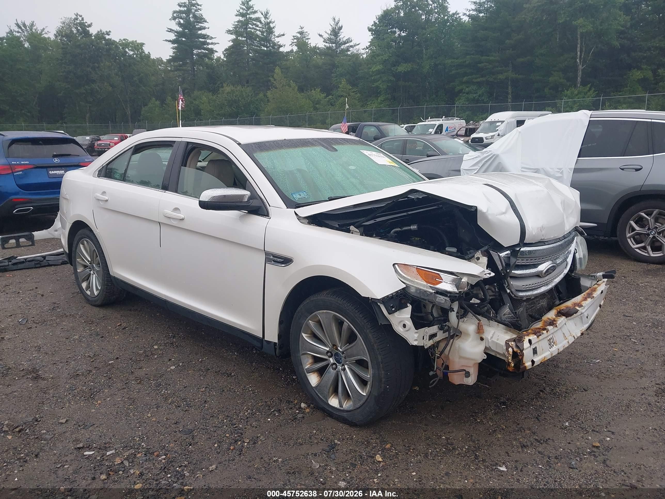 2010 Ford Taurus Limited, VIN 1FAHP2FWXAG170385 — Front end