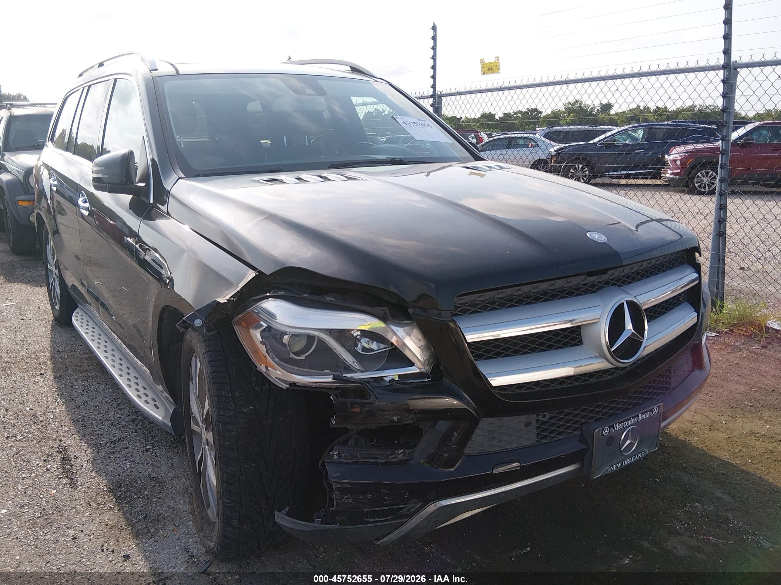 2014 Mercedes-Benz GL 450, VIN 4JGDF7CE4EA373524 — Front end