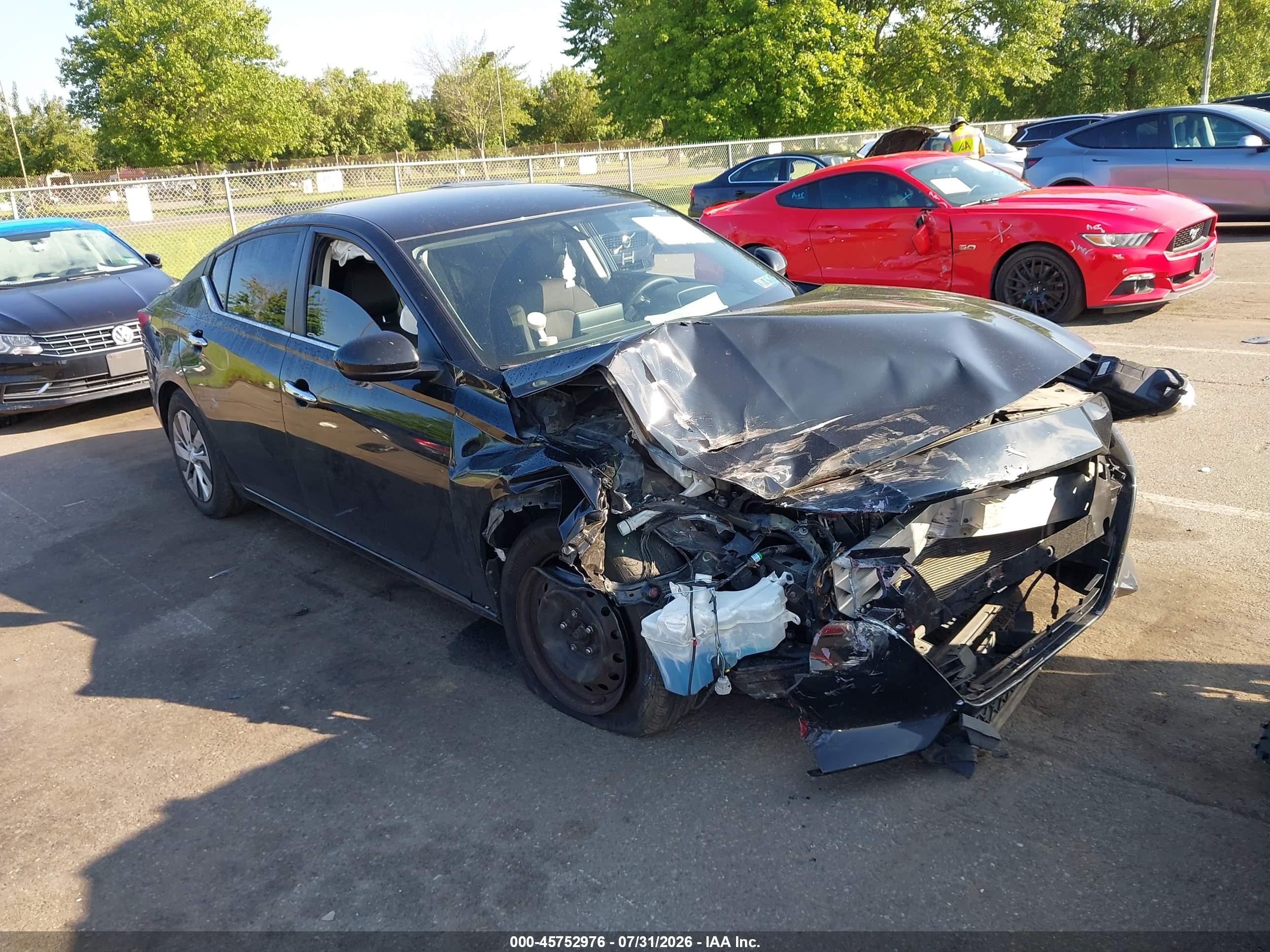 2020 Nissan Altima S, VIN 1N4BL4BV1LC274283 — Front end