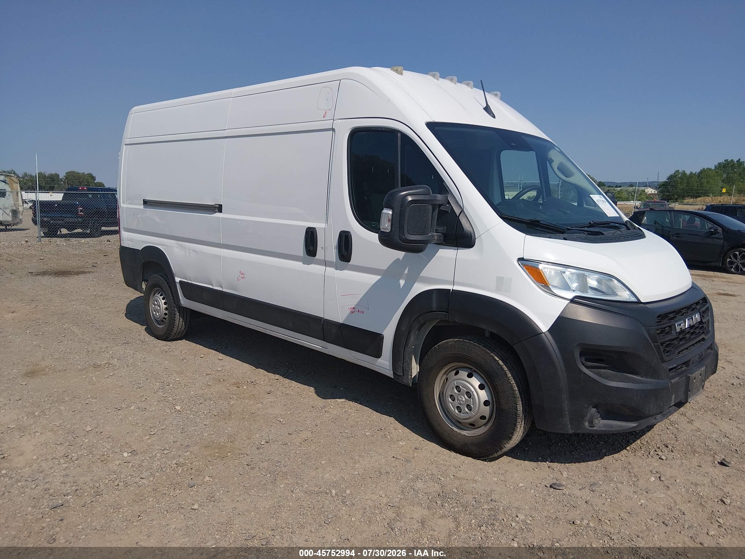 2023 Ram ProMaster Cargo, VIN 3C6LRVDG9PE567842 — Бок
