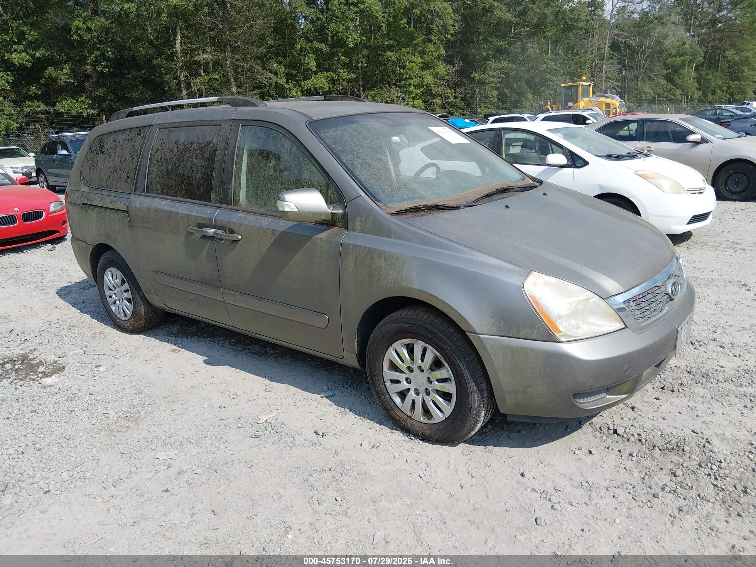 2011 Kia Sedona LX, VIN KNDMG4C75B6401945 — Normal wear