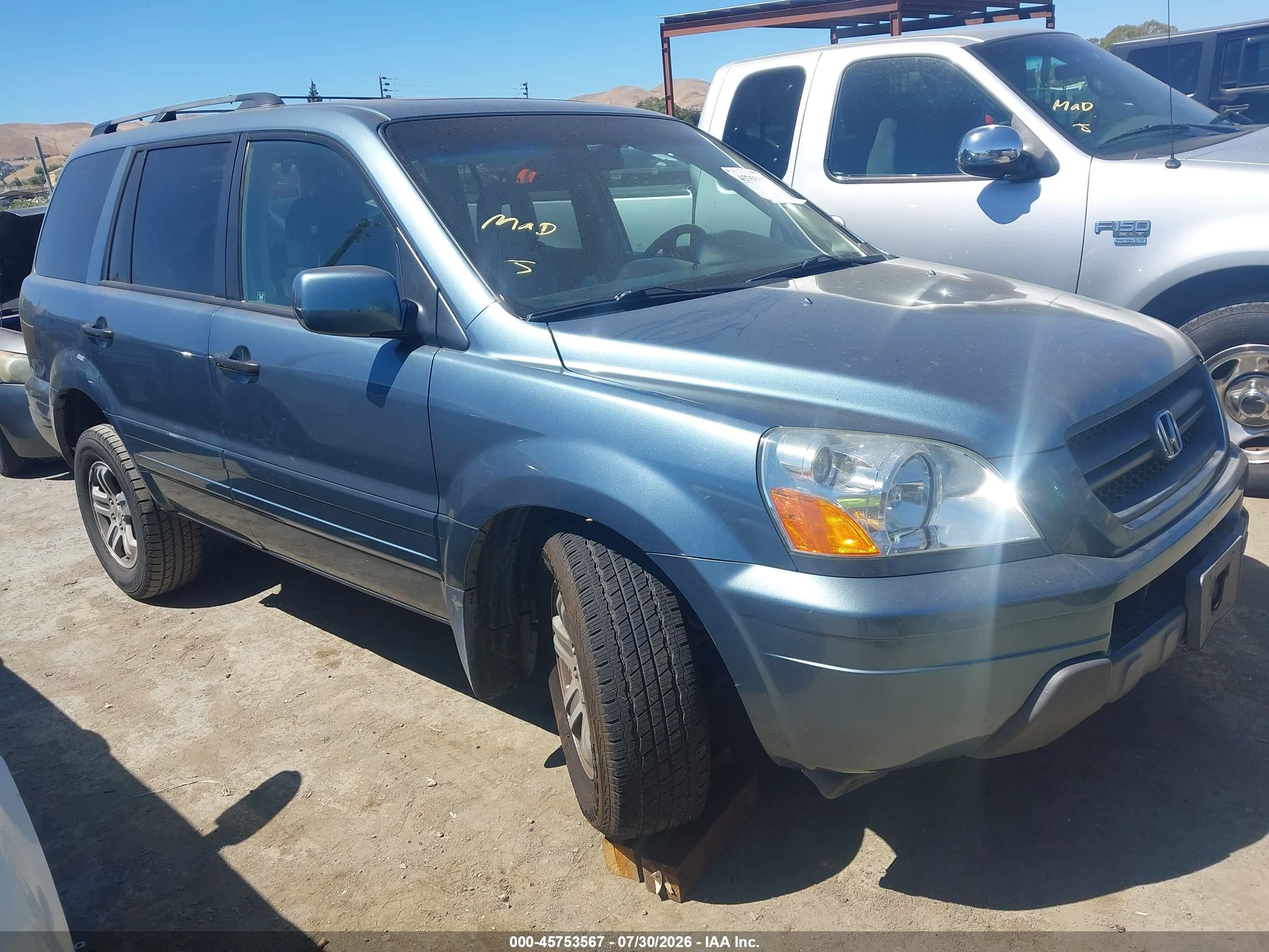 2005 Honda Pilot EX-L, VIN 2HKYF18555H540574 — Перед
