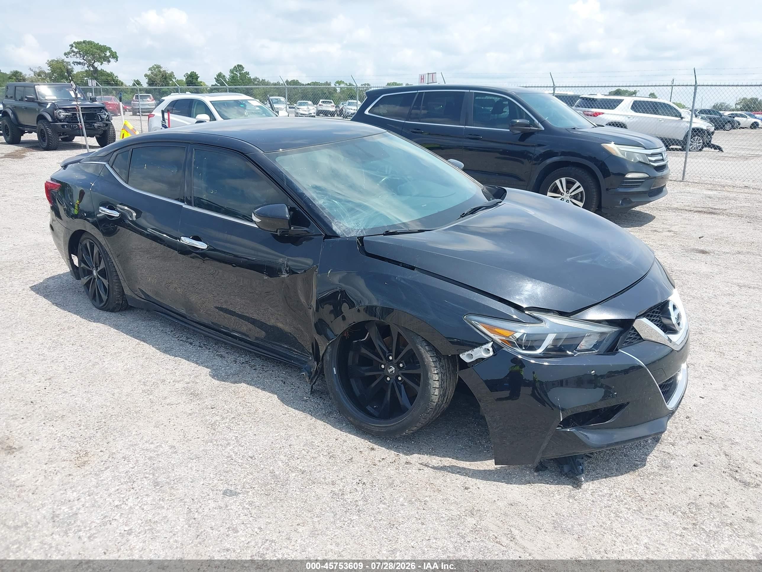 2017 Nissan Maxima SL, VIN 1N4AA6APXHC404309 — Перед