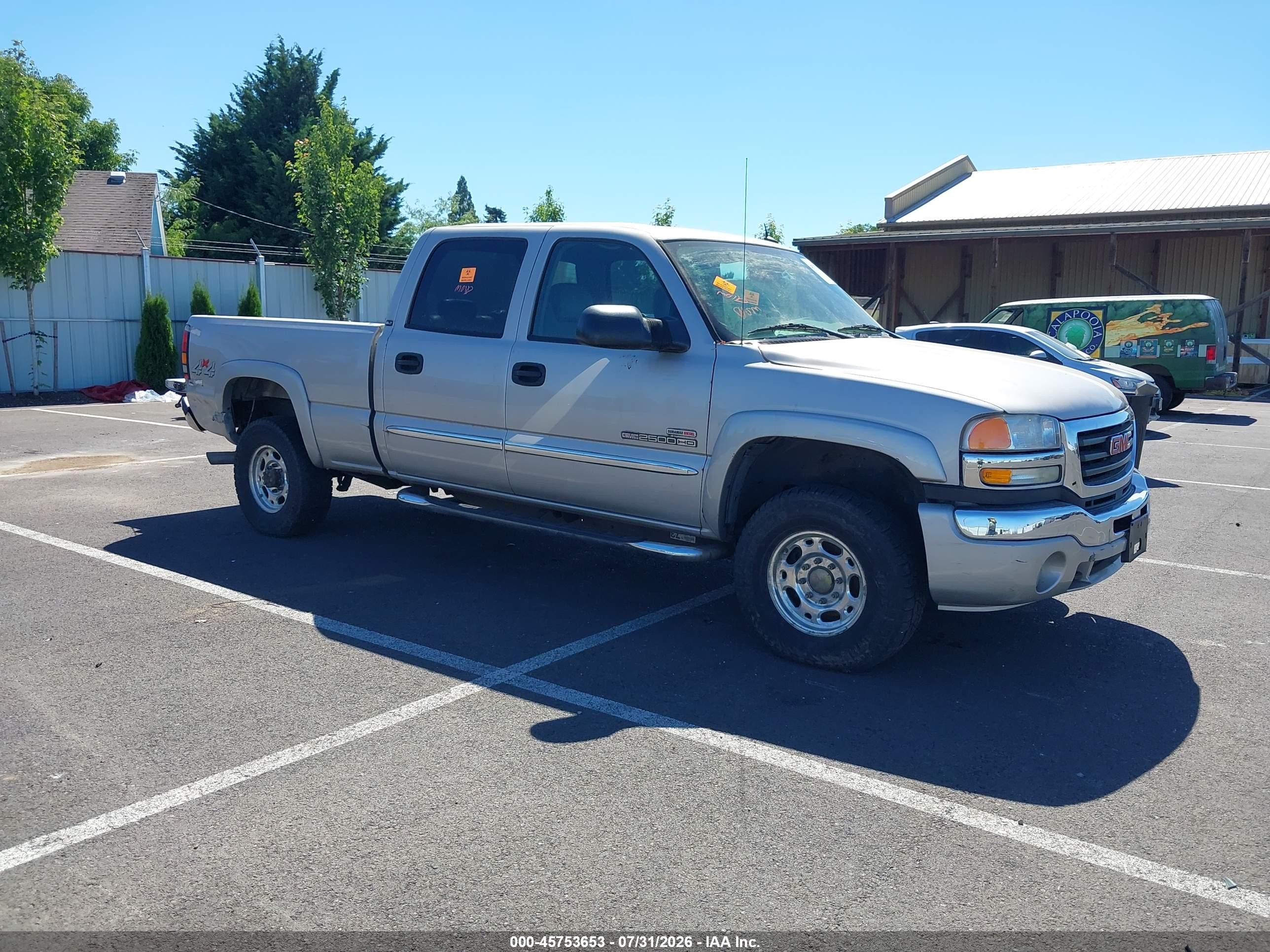 2005 GMC Sierra 2500HD SLT, VIN 1GTHK23205F902030 — Normal wear