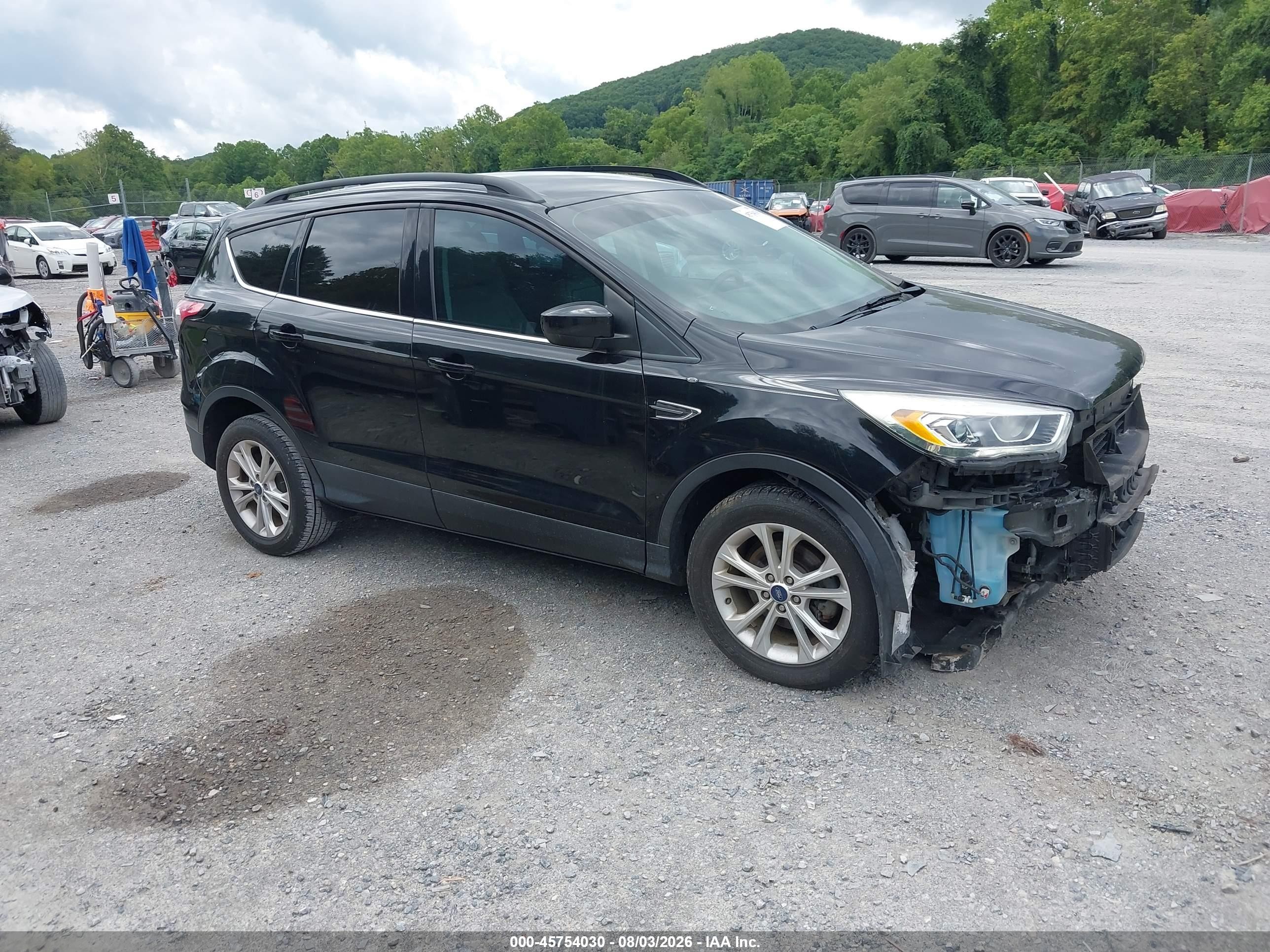2018 Ford Escape SEL, VIN 1FMCU0HD7JUC02350 — Front end