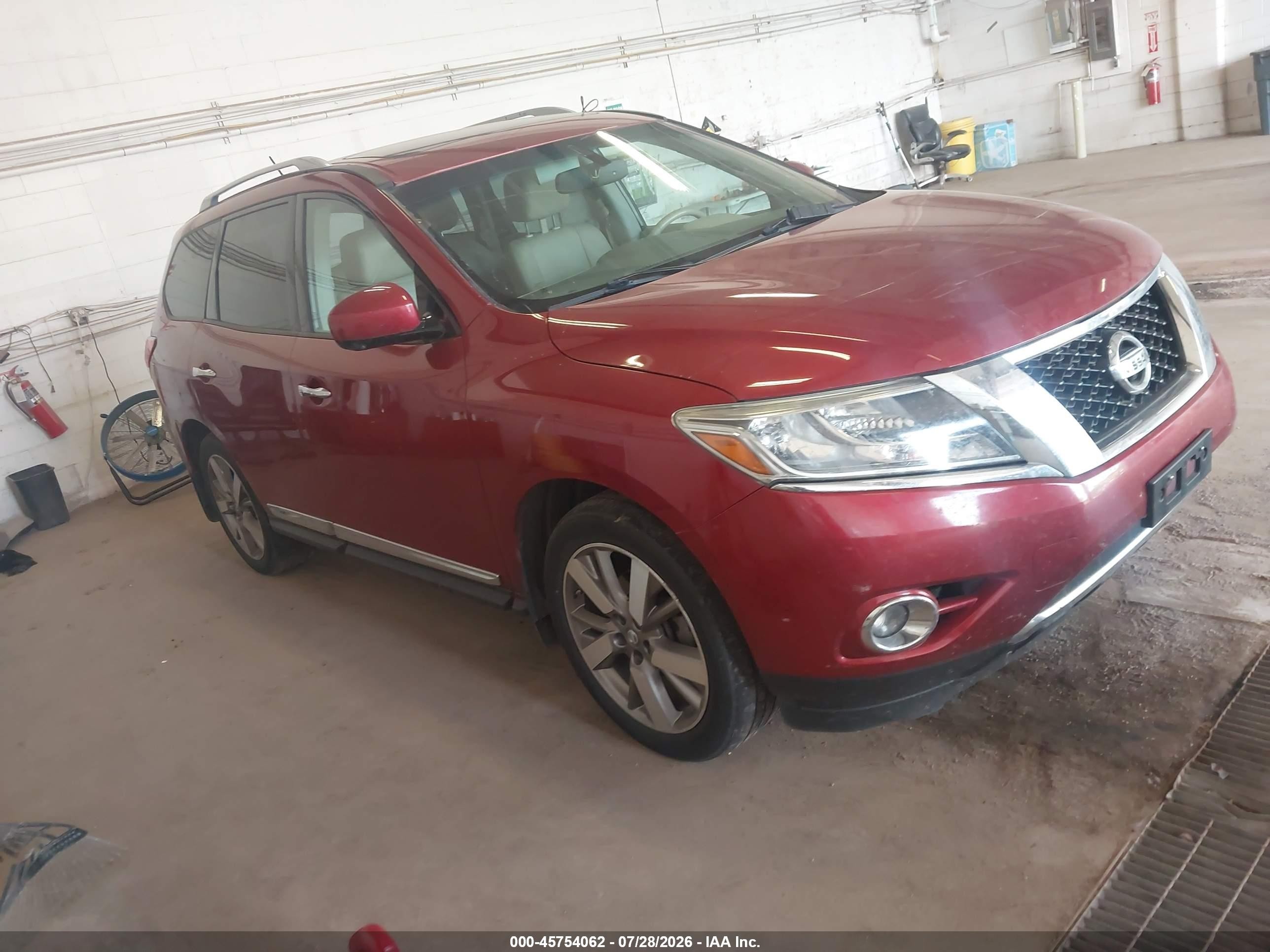 2014 Nissan Pathfinder SL, VIN 5N1AR2MM1EC666322 — Normal wear