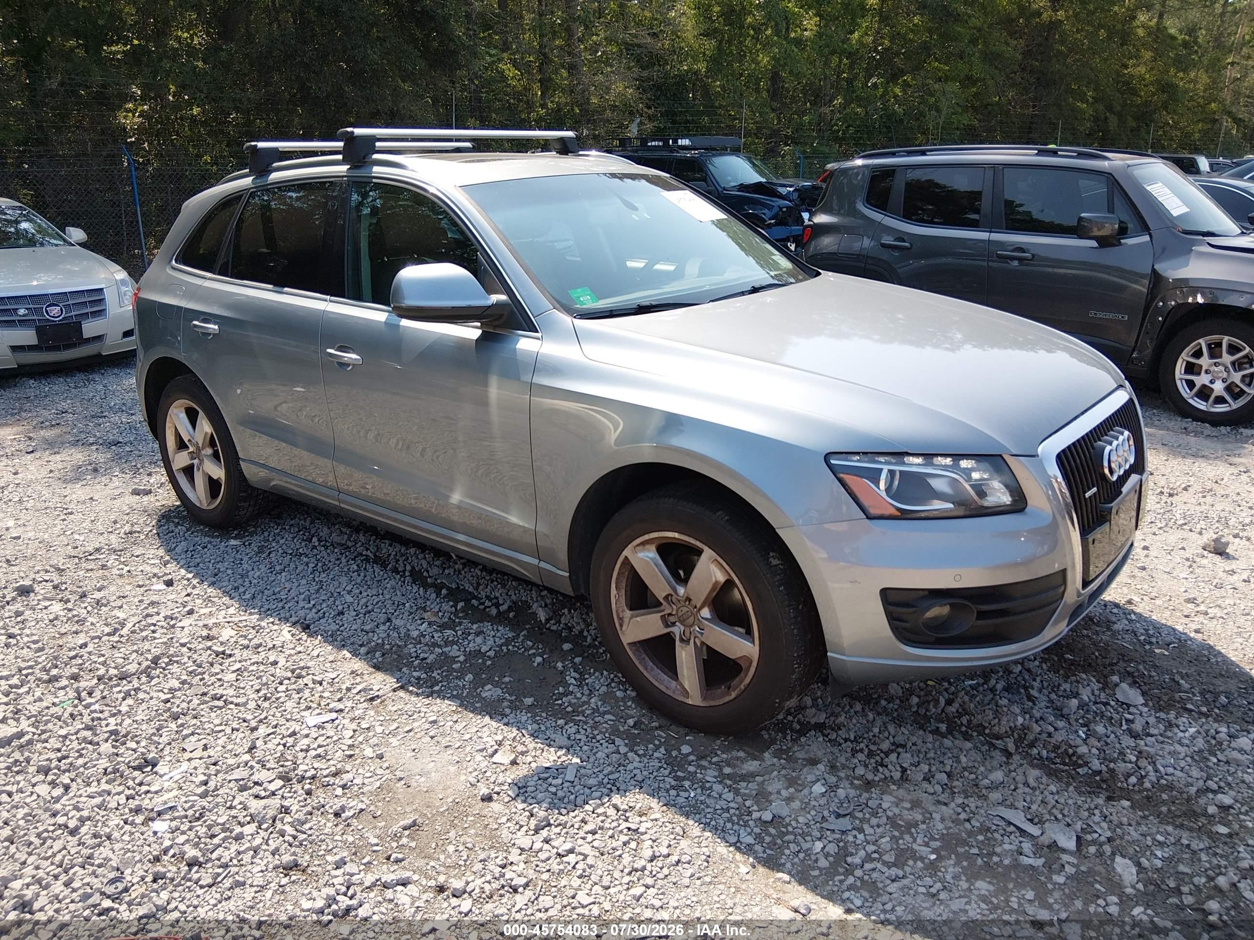 2010 Audi Q5 Premium Plus, VIN WA1LKAFP3AA097184 — Normal wear