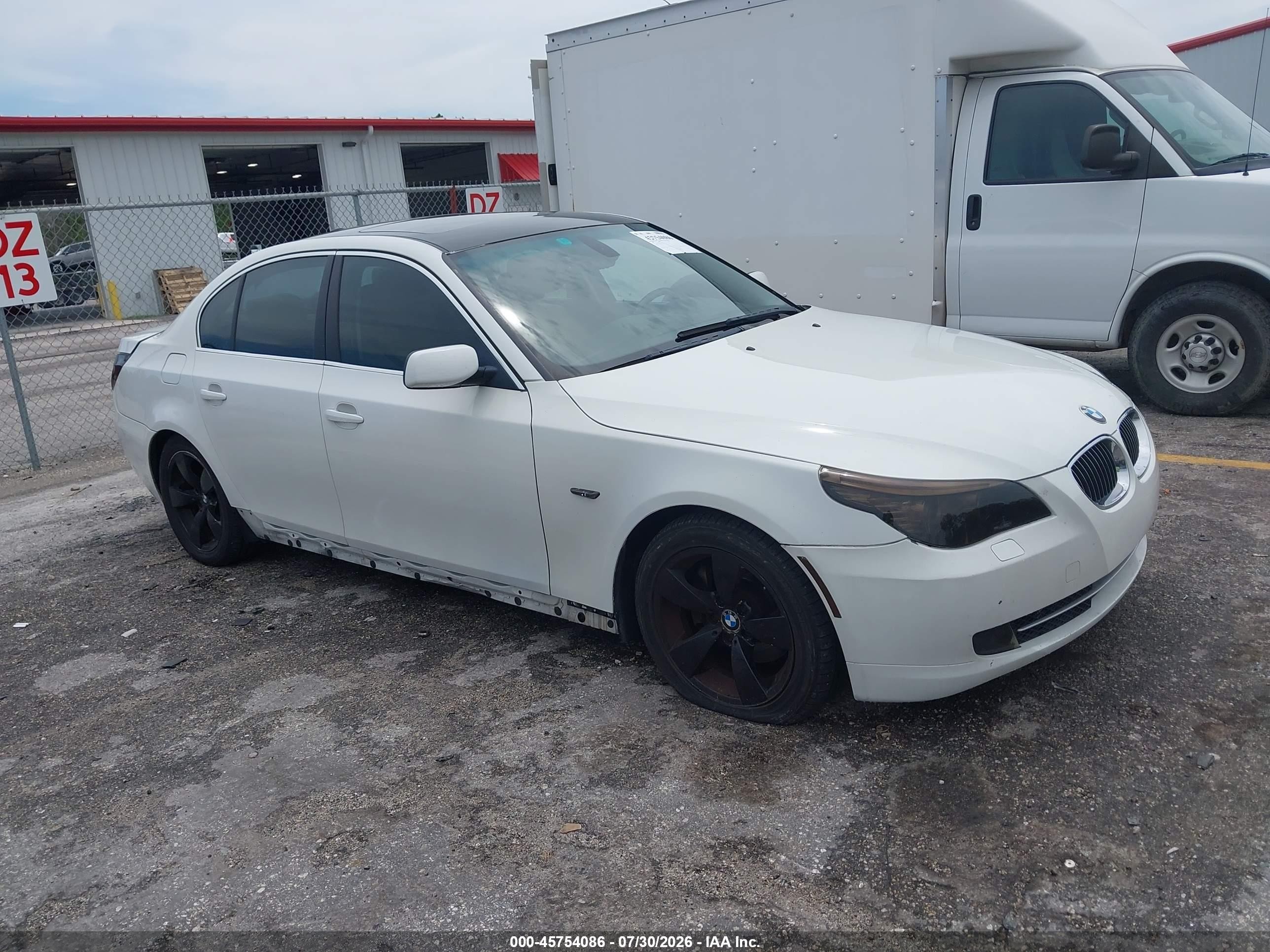2008 BMW 5 Series 528i, VIN WBANU53548CT11565 — Rear end