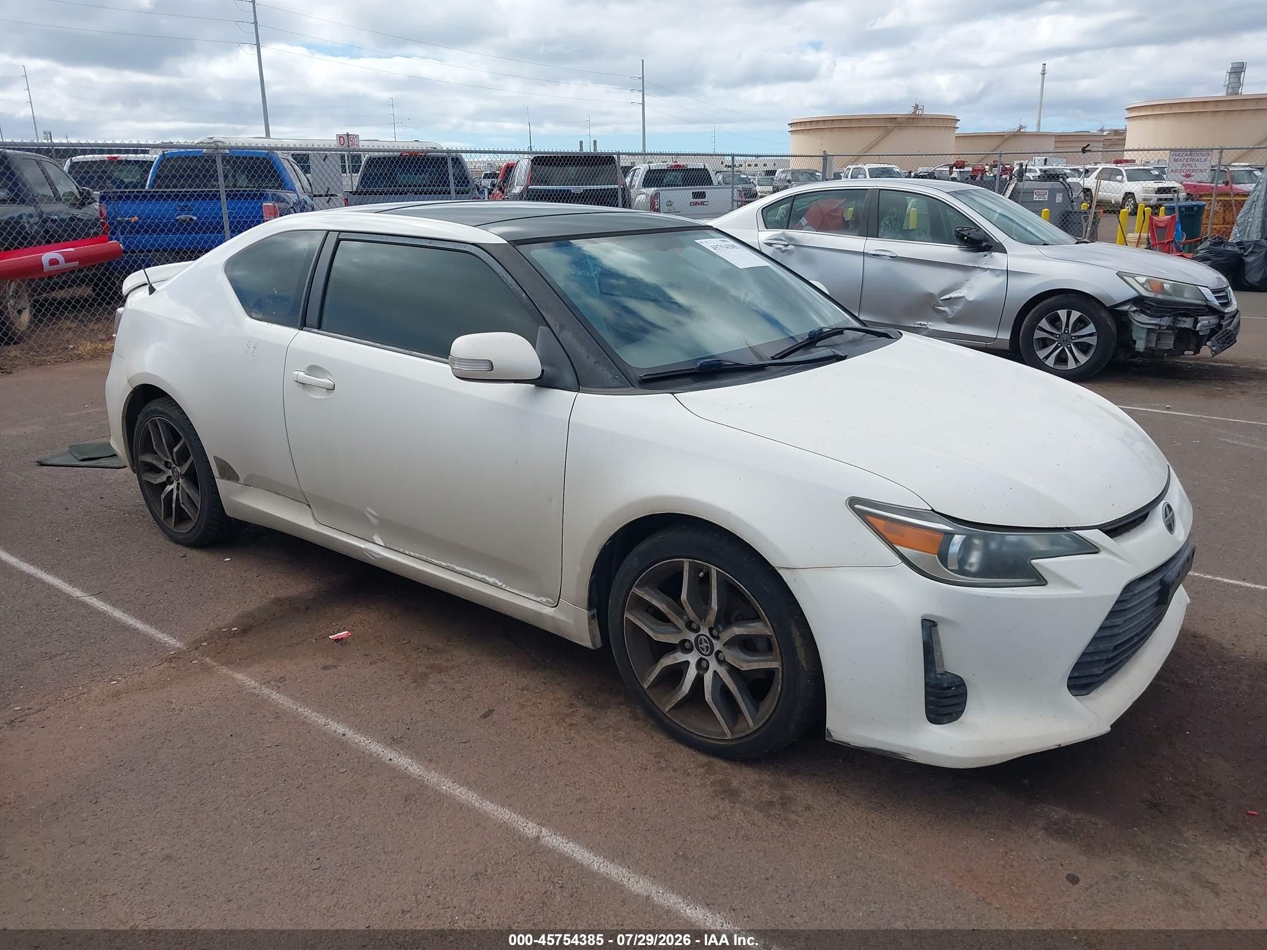 2014 Scion tC, VIN JTKJF5C72E3080733 — Бок