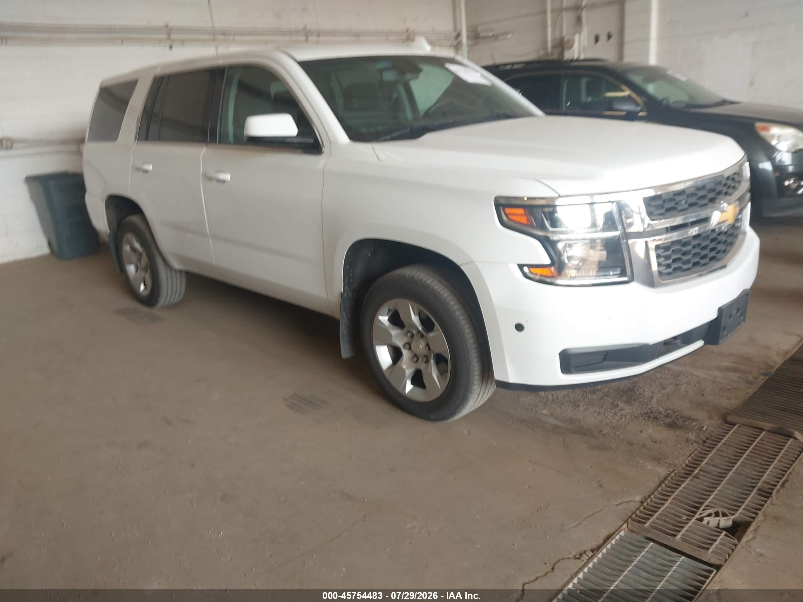 2017 Chevrolet Tahoe Commercial, VIN 1GNSKDECXHR205191 — Front end