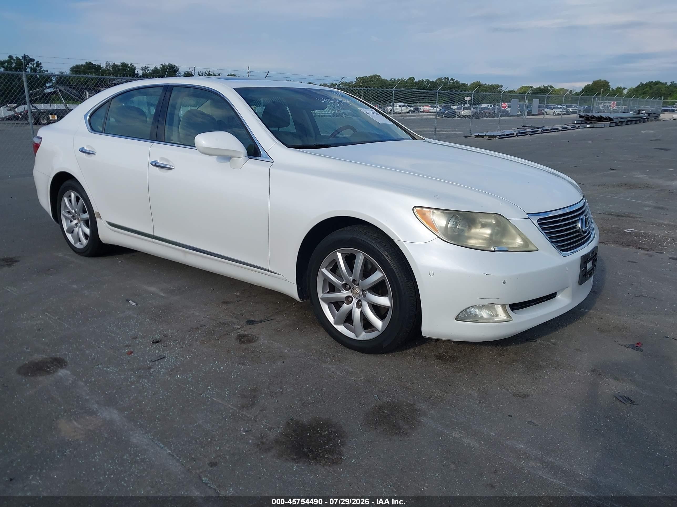 2008 Lexus LS 460, VIN JTHBL46F585068424 — Normal wear