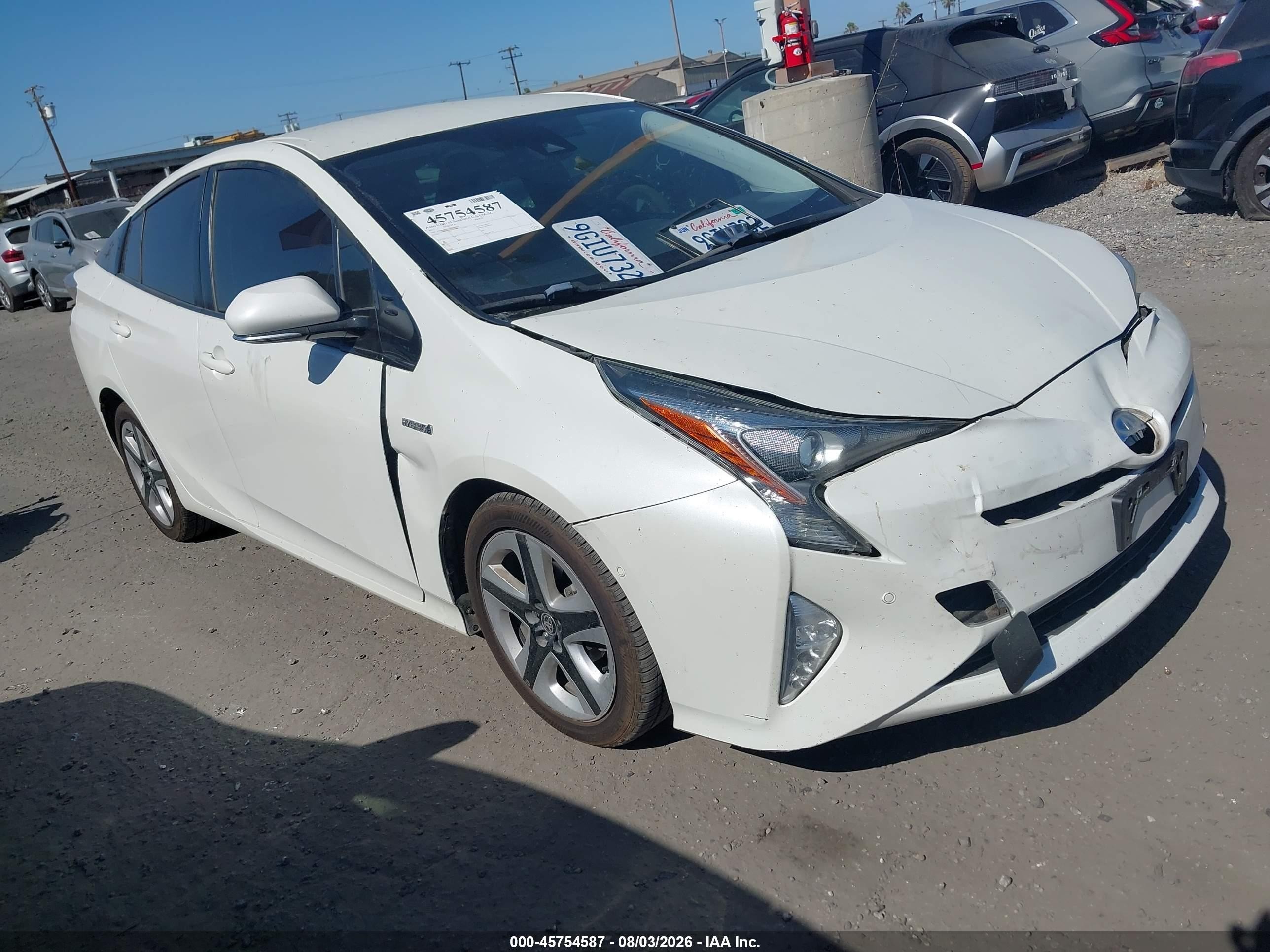 2017 Toyota Prius Four Touring, VIN JTDKARFU5H3049595 — Front end