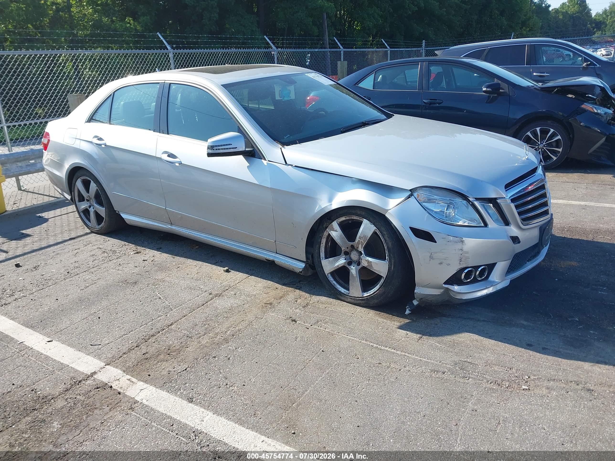 2010 Mercedes-Benz E 350 Sport, VIN WDDHF5GB6AA064650 — Перед