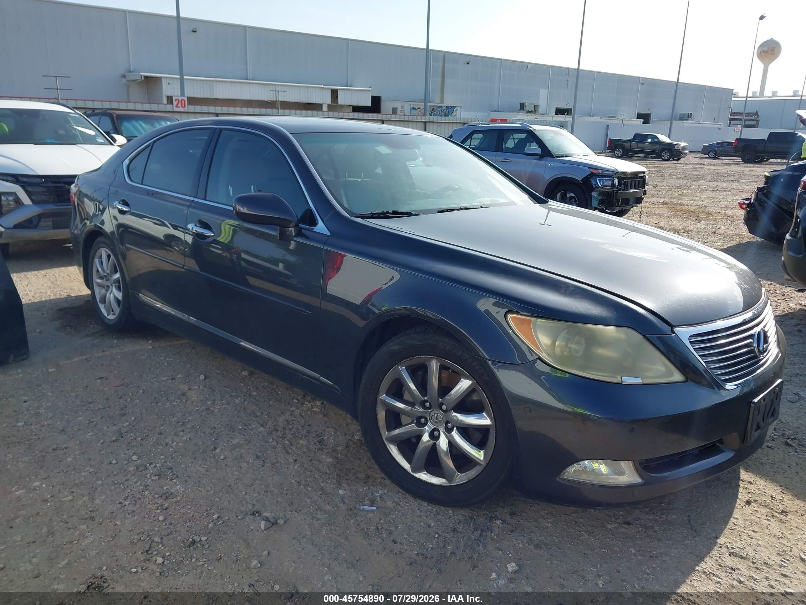 2008 Lexus LS 460, VIN JTHBL46F485063831 — Normal wear