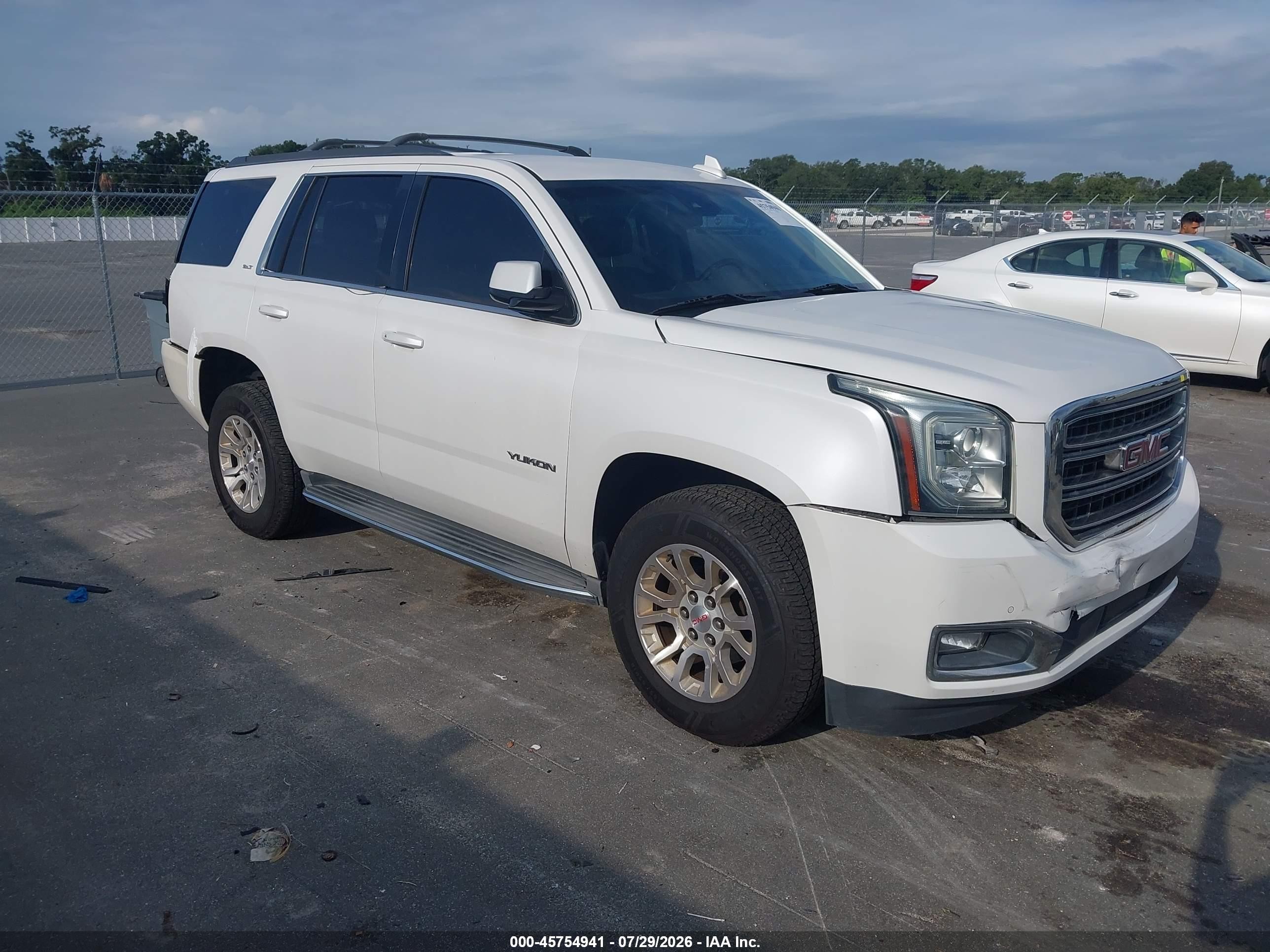2017 GMC Yukon SLT, VIN 1GKS1BKC4HR133168 — Rear end