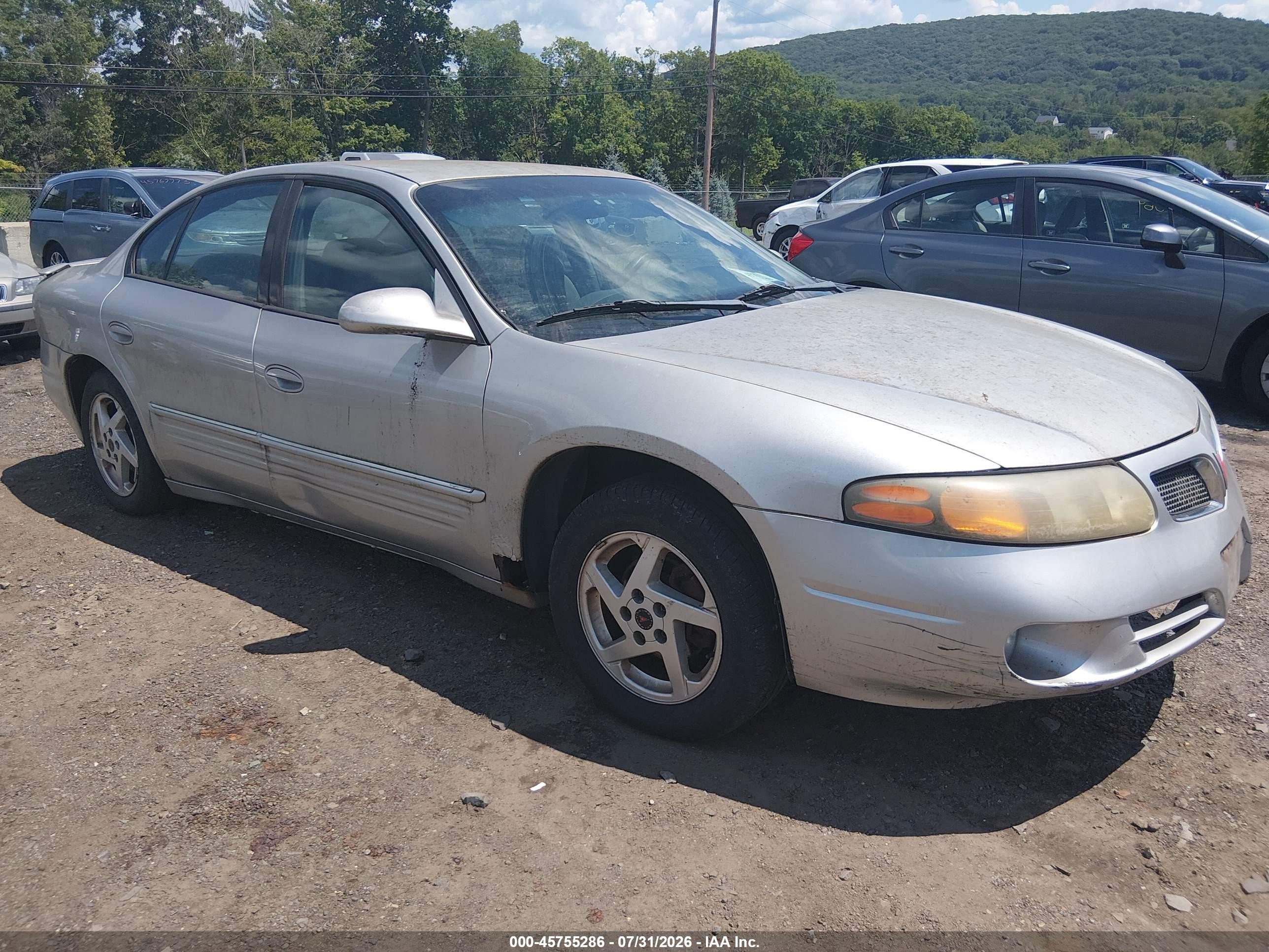 2004 Pontiac Bonneville SE, VIN 1G2HX52K44U231383 — Normal wear