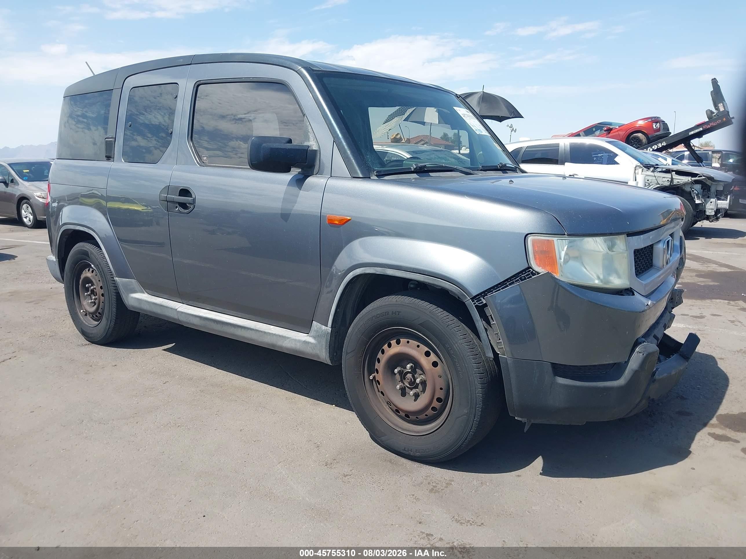 2010 Honda Element LX, VIN 5J6YH1H33AL002657 — Front end