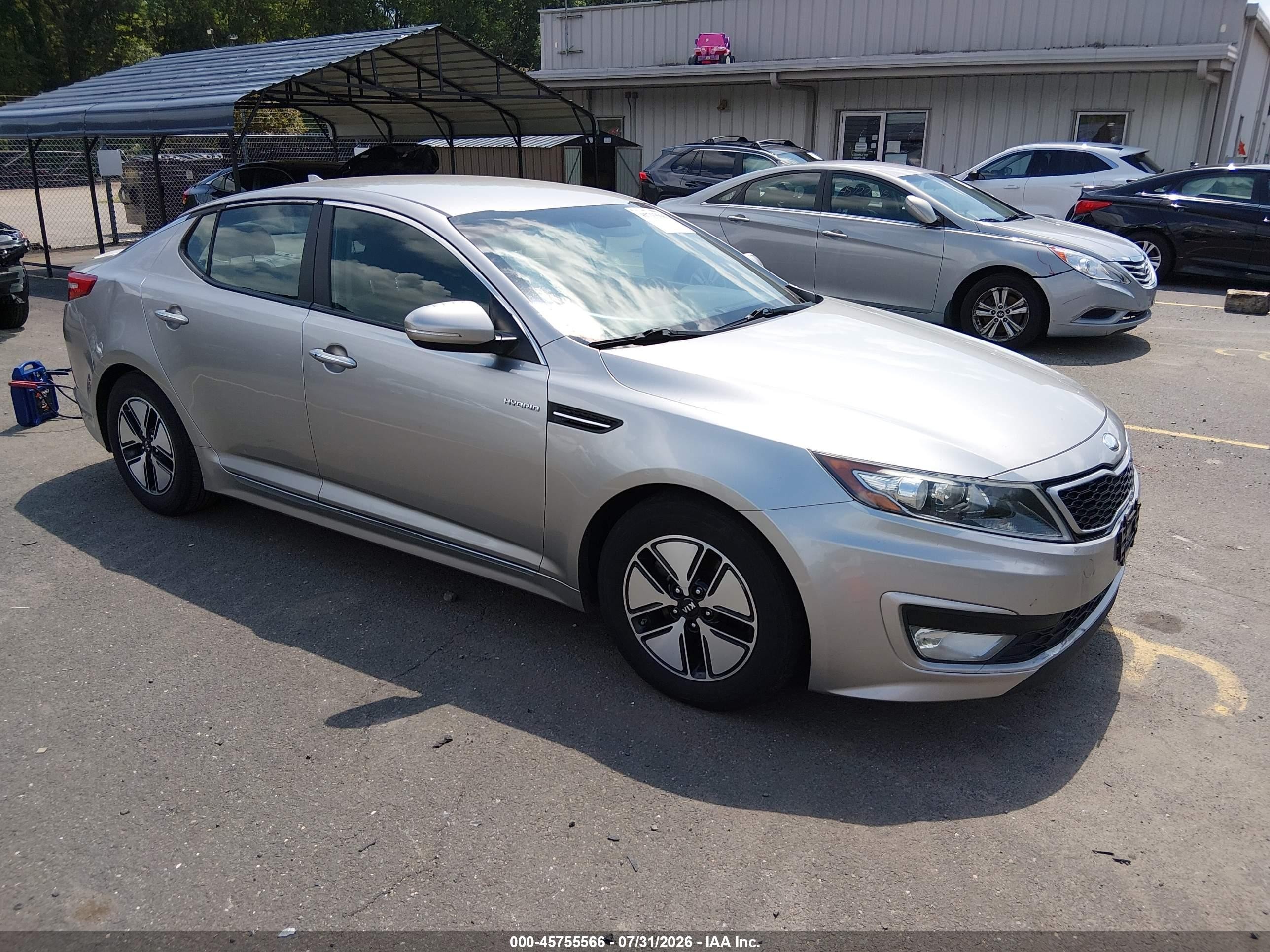 2013 Kia Optima LX, VIN KNAGM4AD4D5045038 — Бок