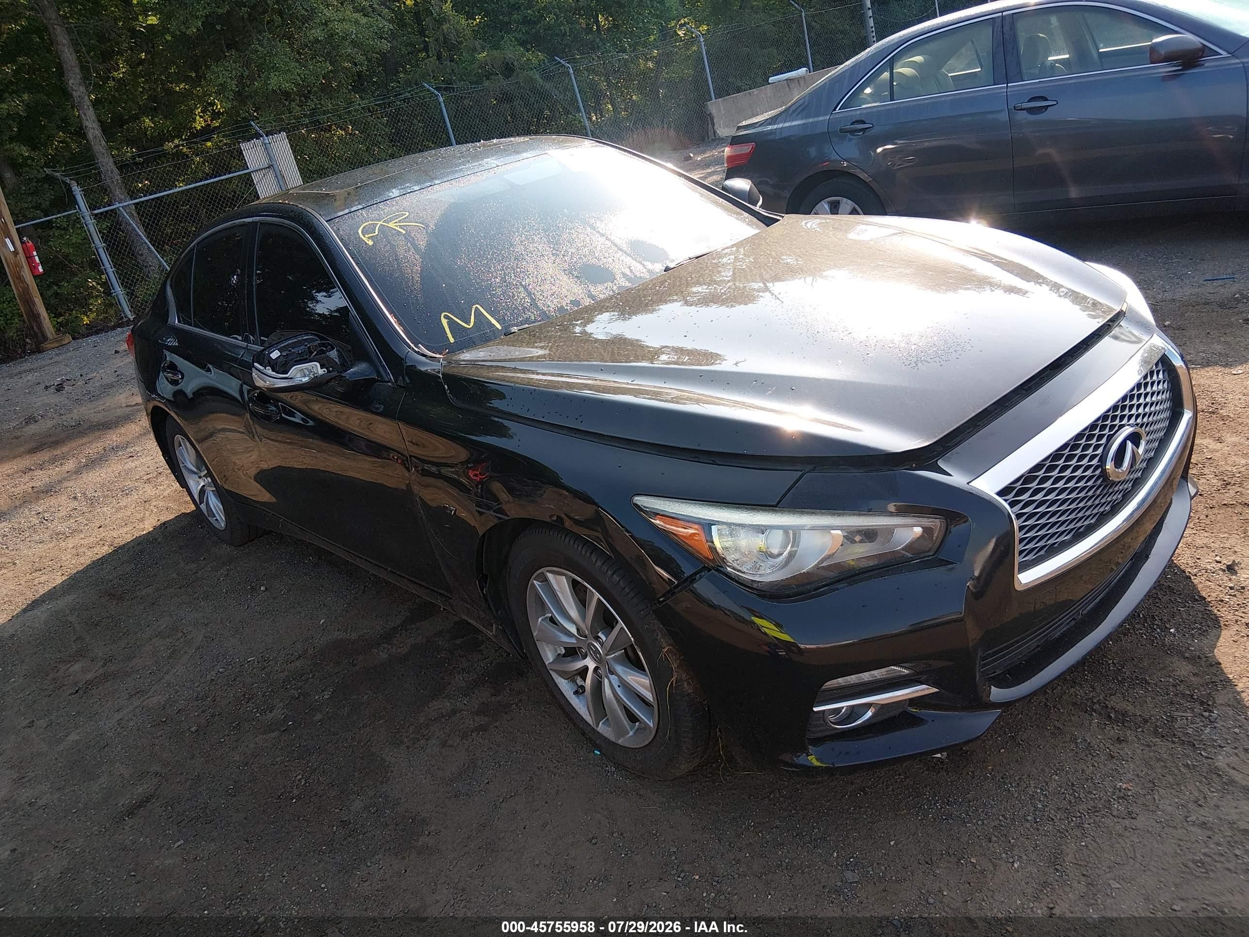 2015 Infiniti Q50 Premium, VIN JN1BV7AR3FM410019 — Normal wear