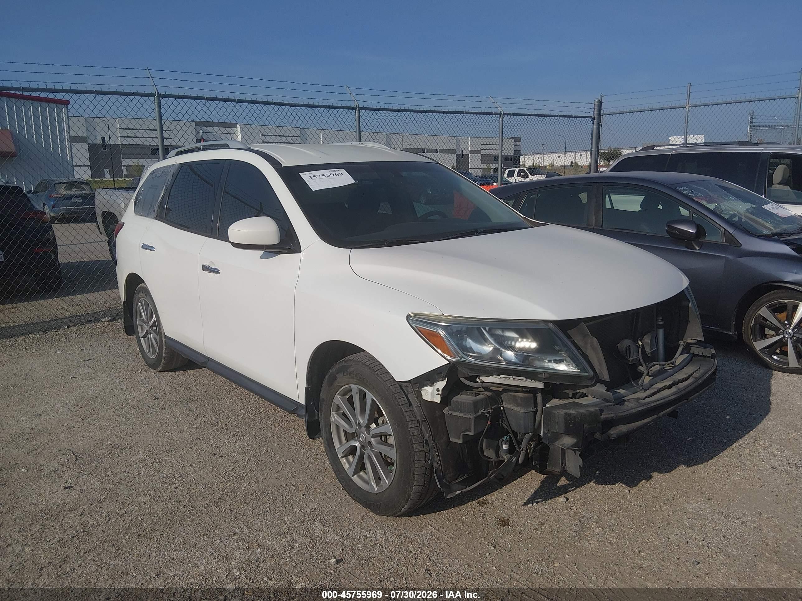 2014 Nissan Pathfinder Platinum, VIN 5N1AR2MM8EC729447 — Перед