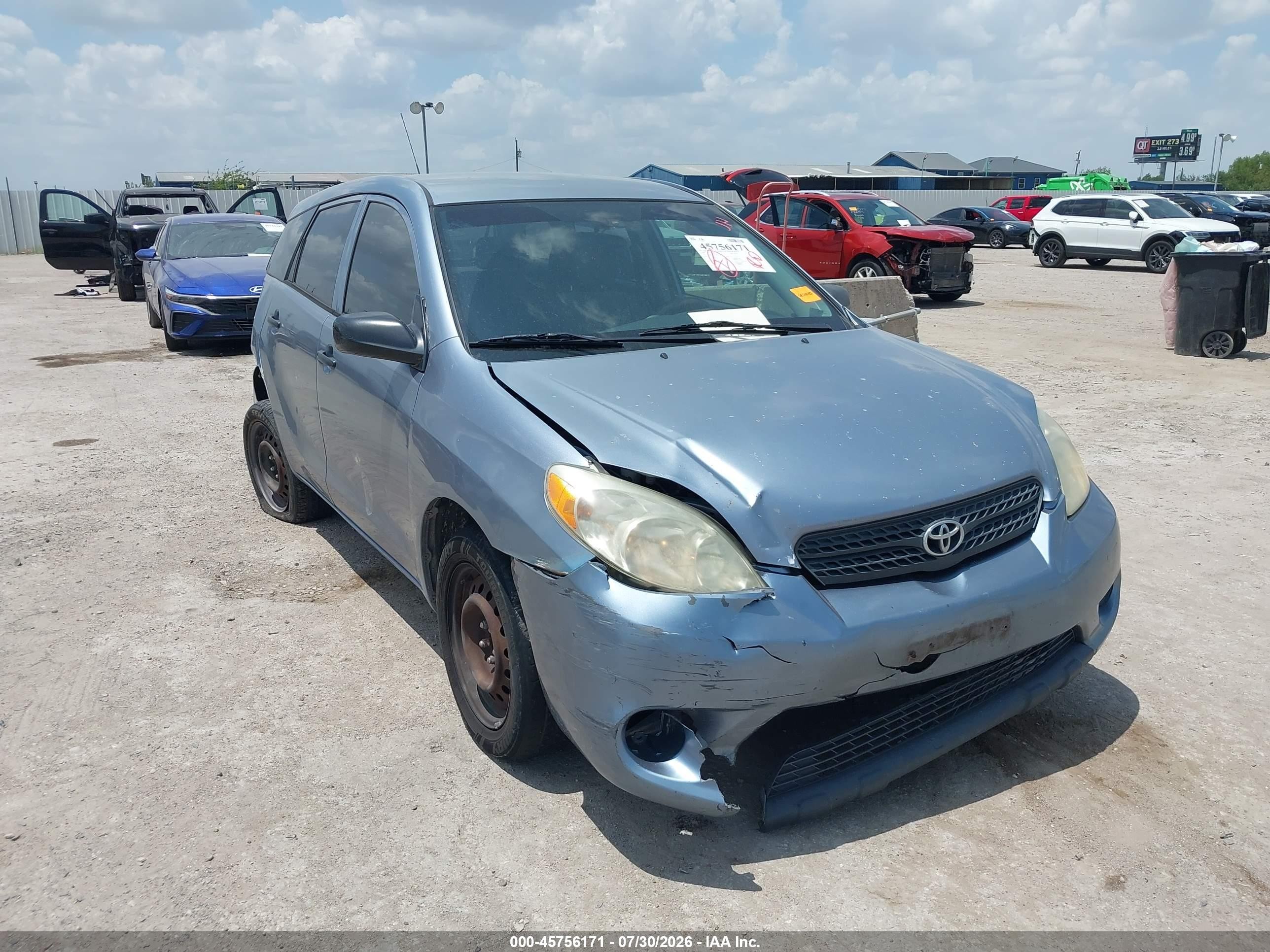 2005 Toyota Matrix STD, VIN 2T1KR32E15C382657 — Зад