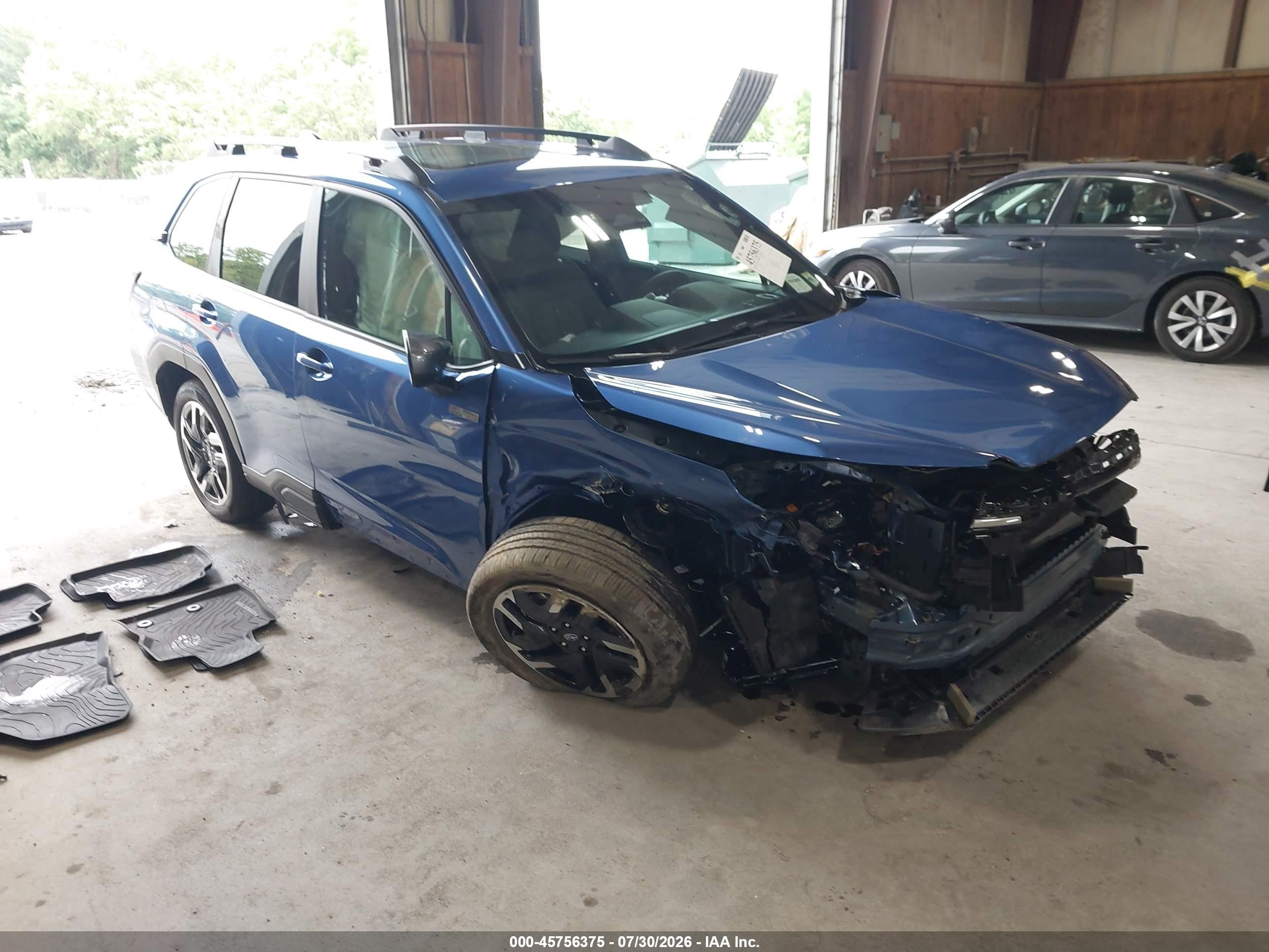 2026 Subaru Forester Premium Hybrid, VIN 4S4SLSE70T3100471 — Перед
