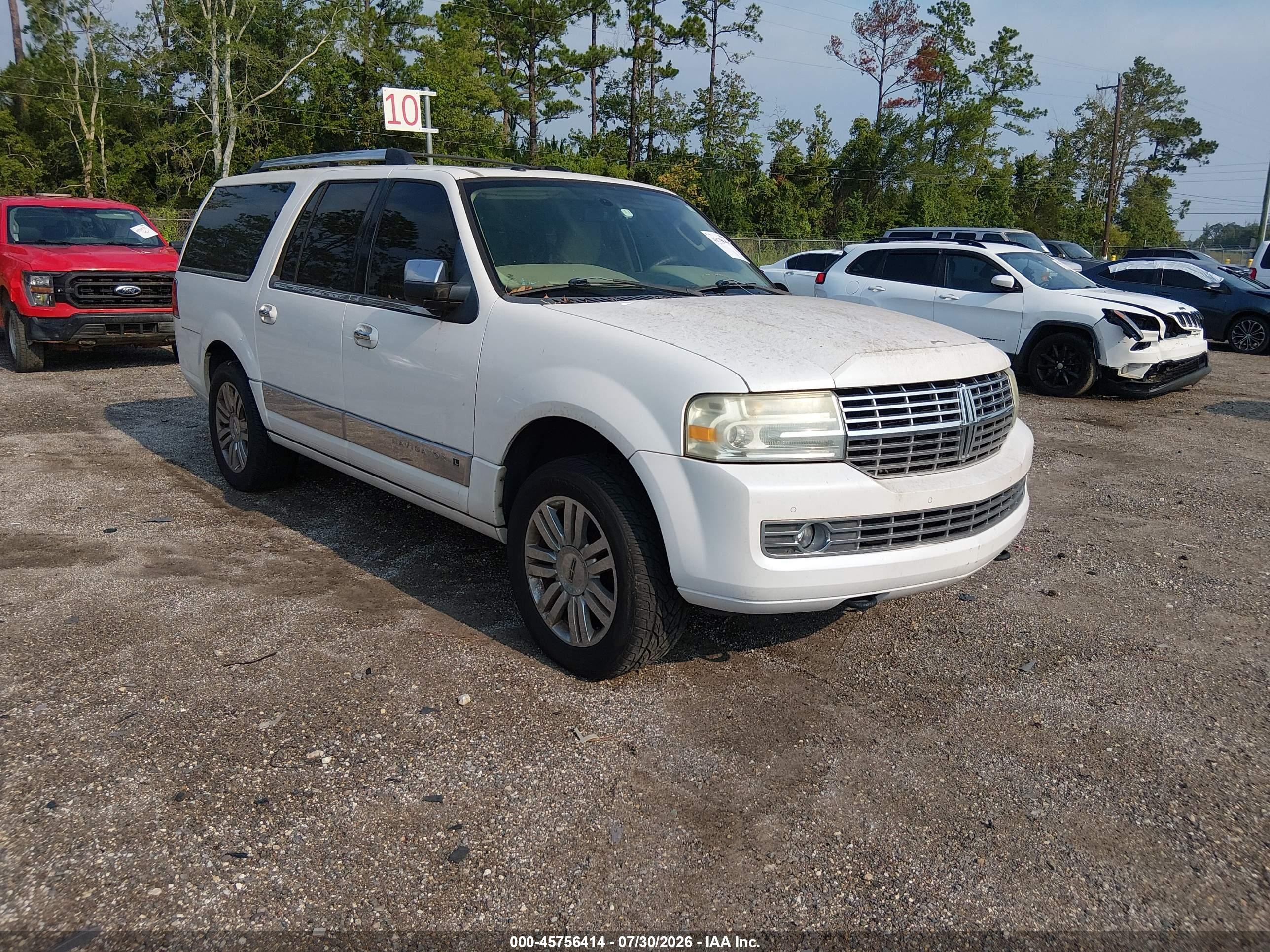 2010 Lincoln Navigator, VIN 5LMJJ3H55AEJ09893 — Normal wear