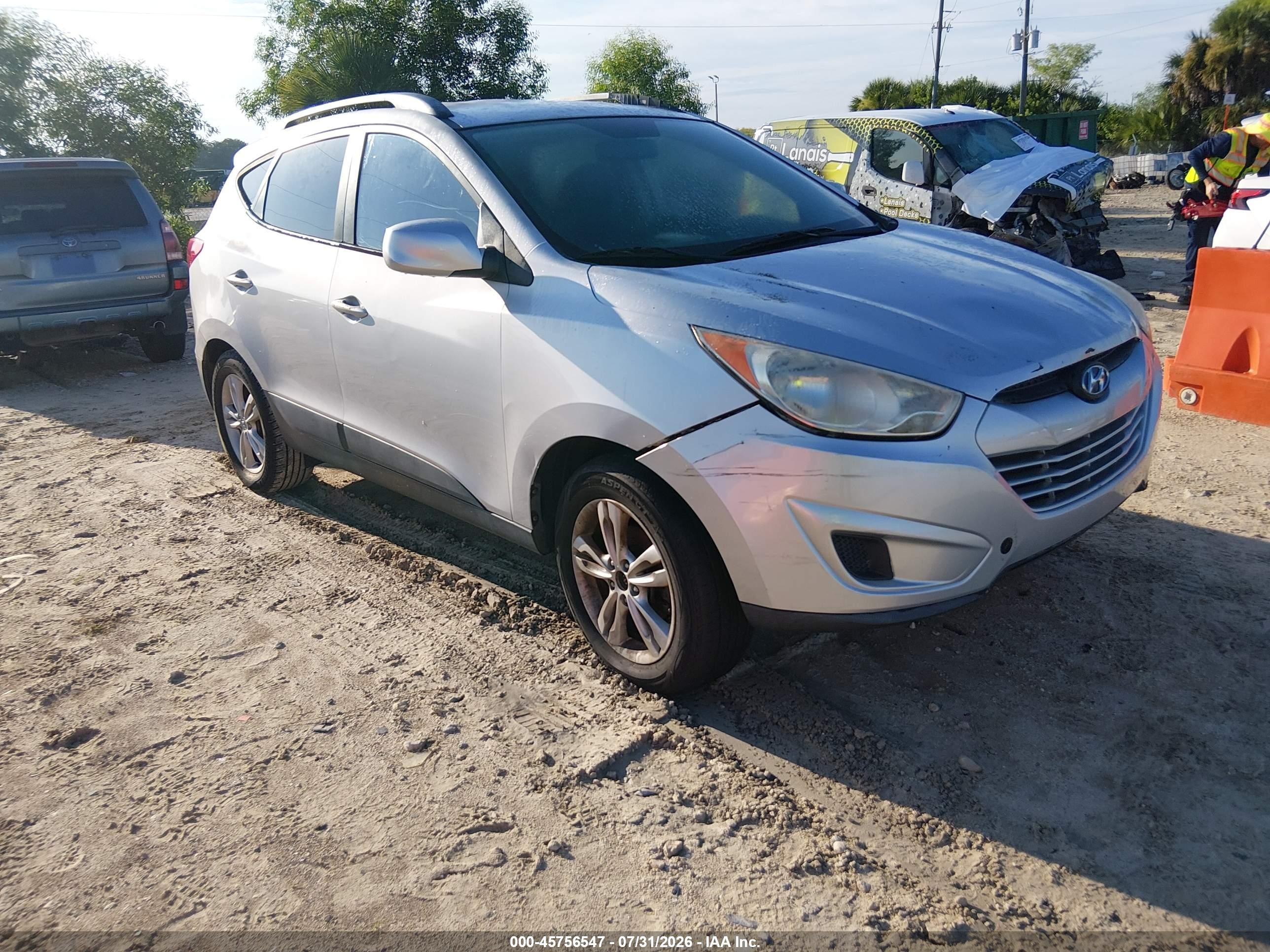 2010 Hyundai Tucson Limited, VIN KM8JU3ACXAU020524 — Normal wear