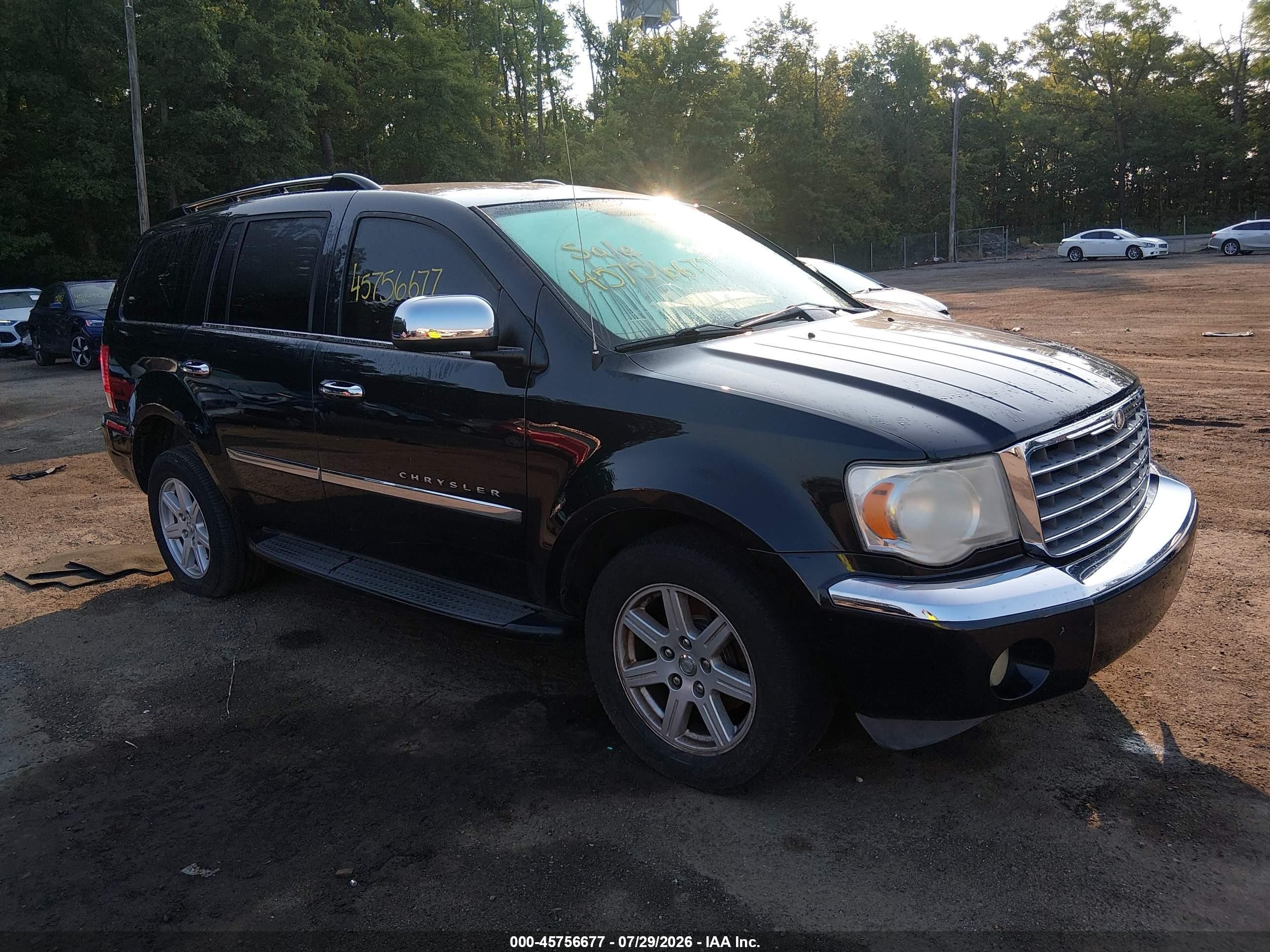 2007 Chrysler Aspen Limited, VIN 1A8HW58217F518705 — Normal wear