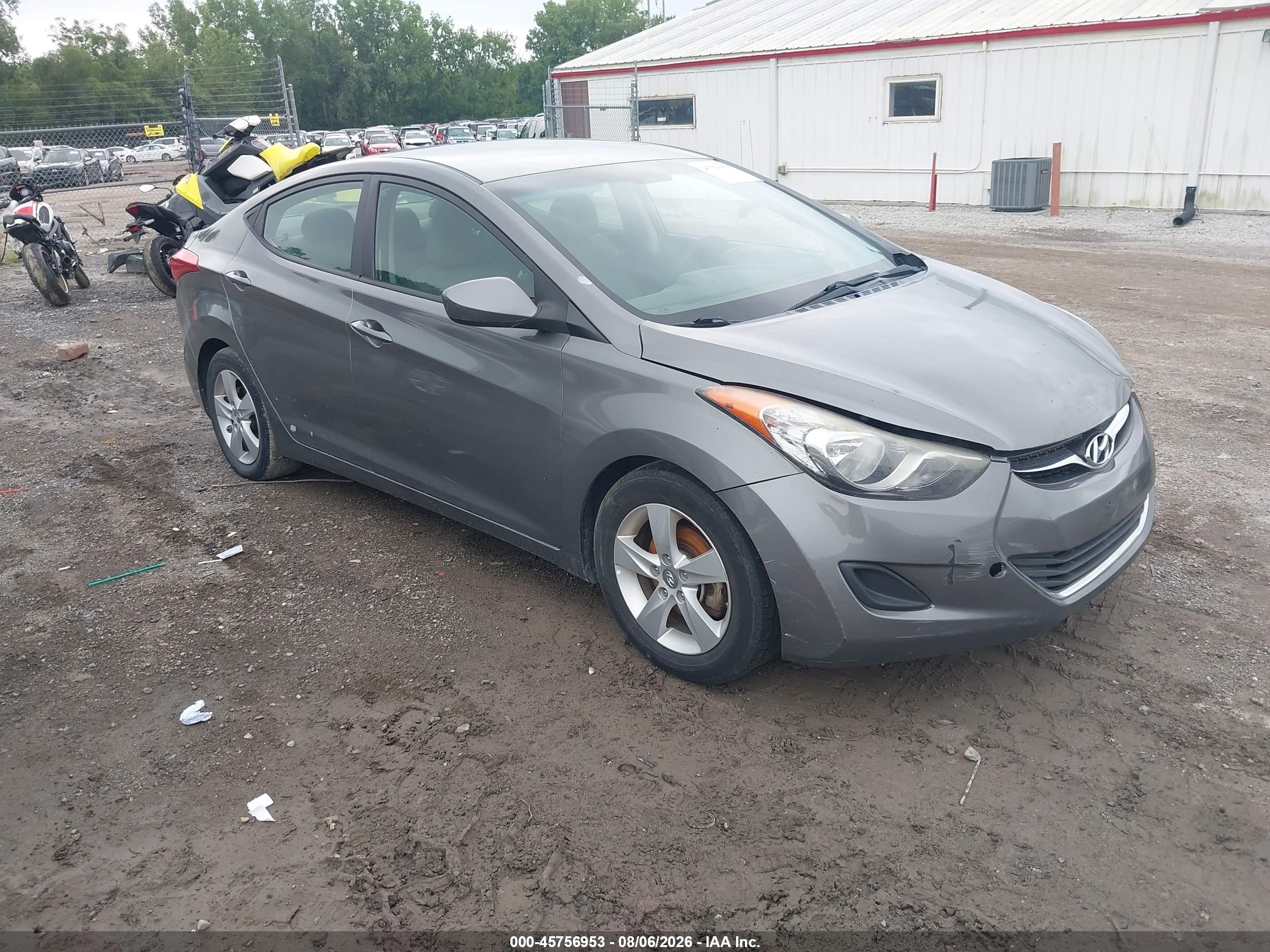 2013 Hyundai Elantra GLS, VIN 5NPDH4AE5DH358392 — Normal wear