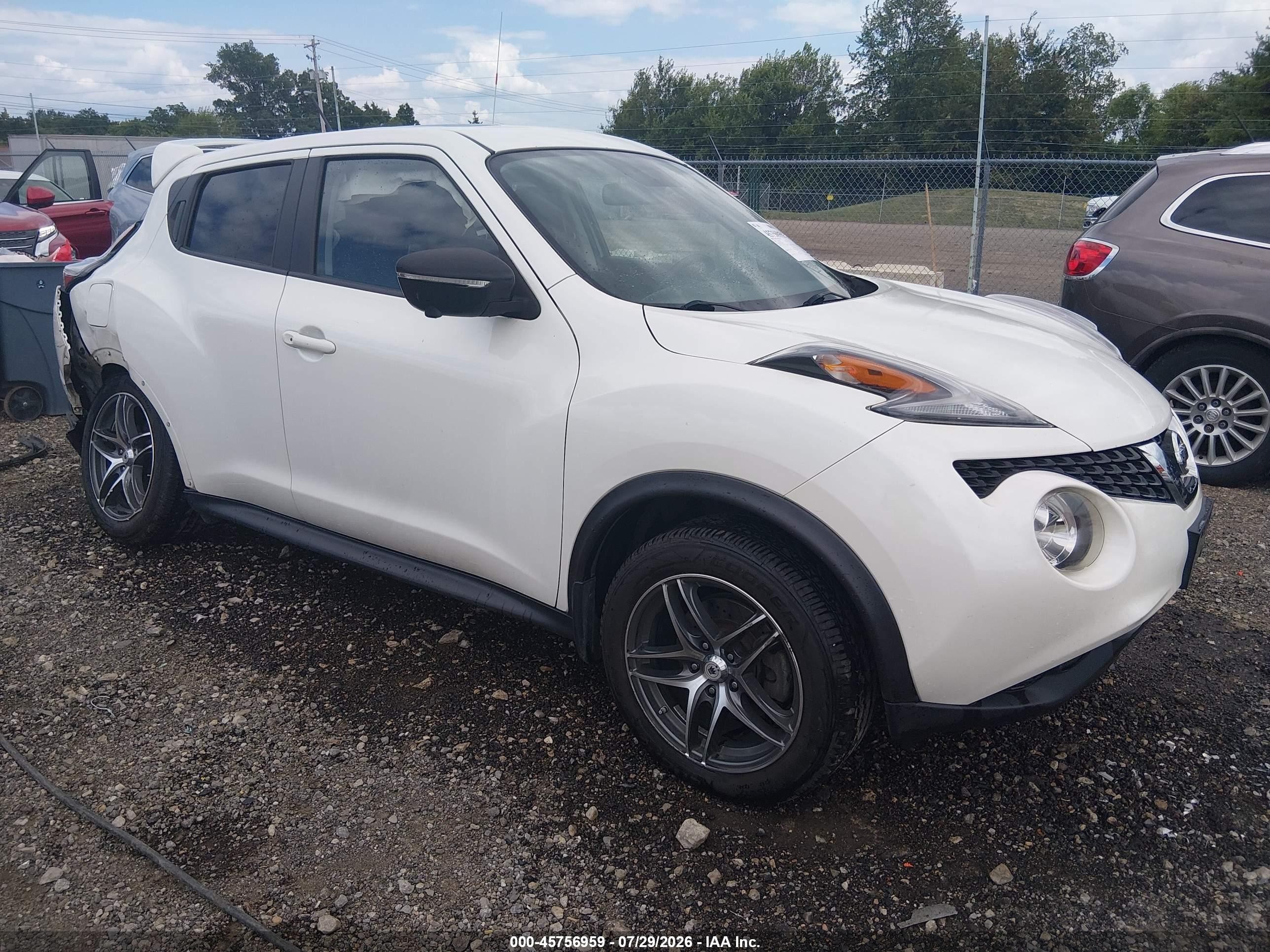 2015 Nissan Juke SV, VIN JN8AF5MV7FT551009 — Rear end