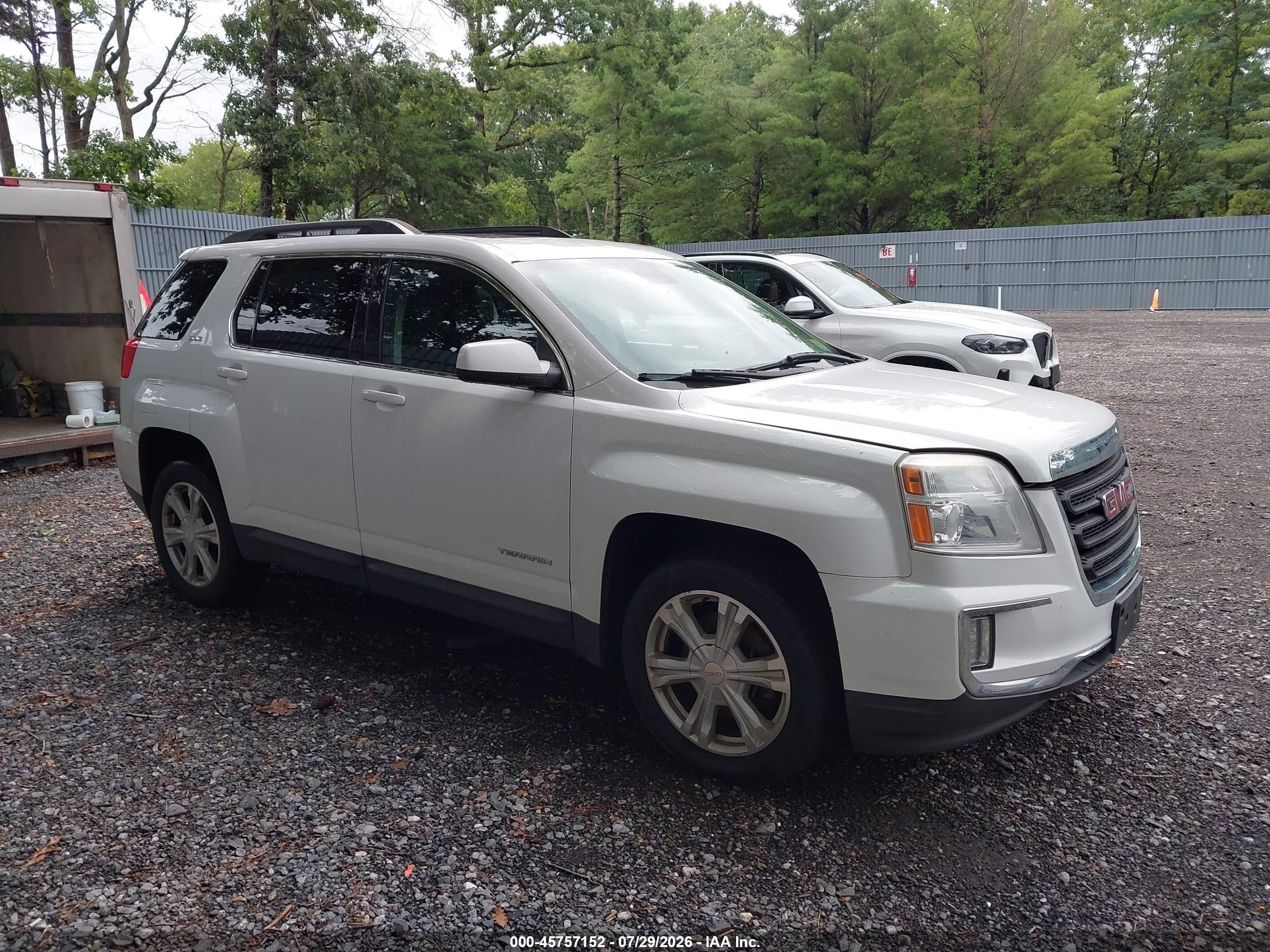 2016 GMC Terrain SLE, VIN 2GKALNEK1G6343201 — Side