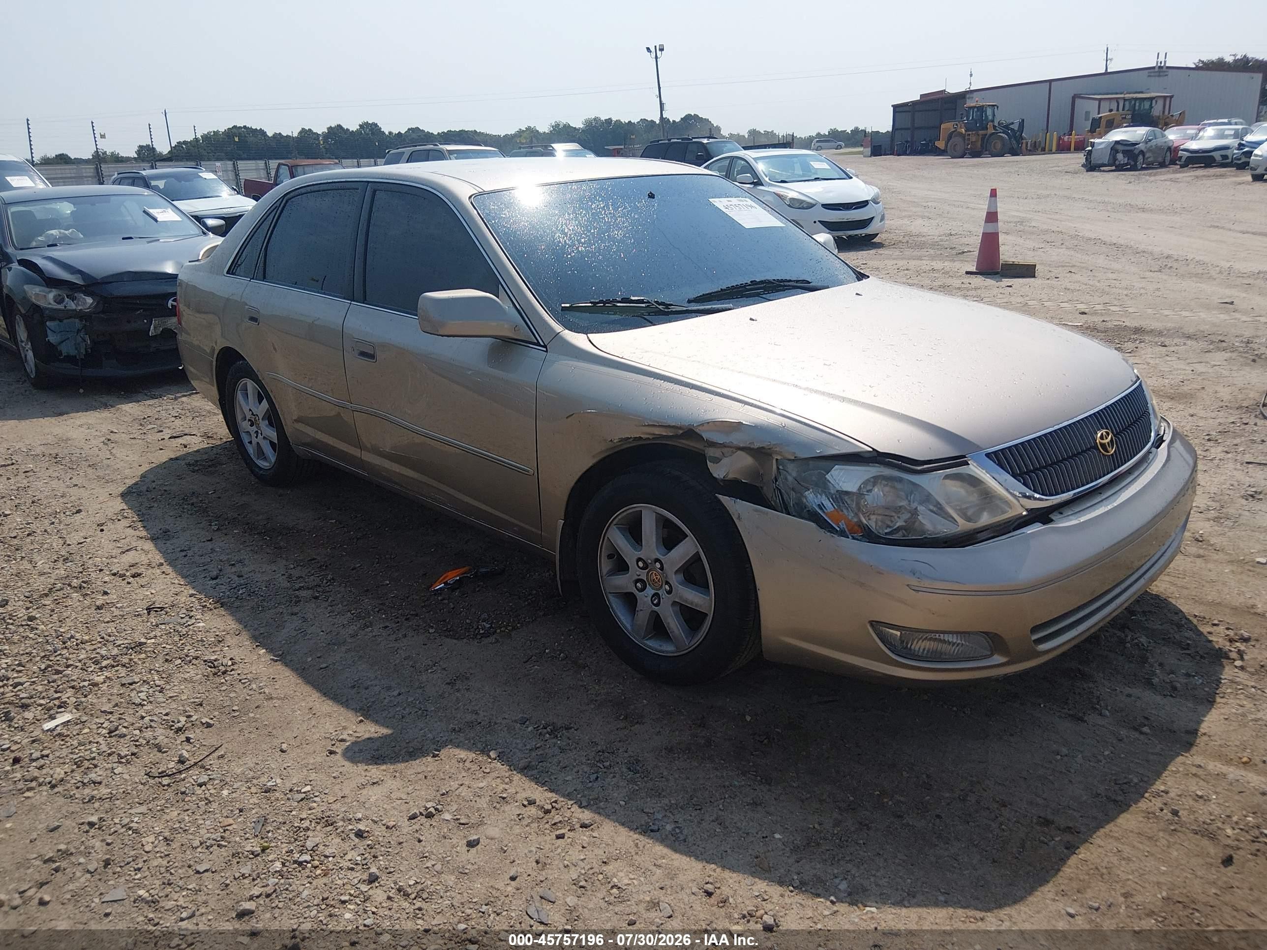 2001 Toyota Avalon XLS, VIN 4T1BF28B01U195306 — Перед