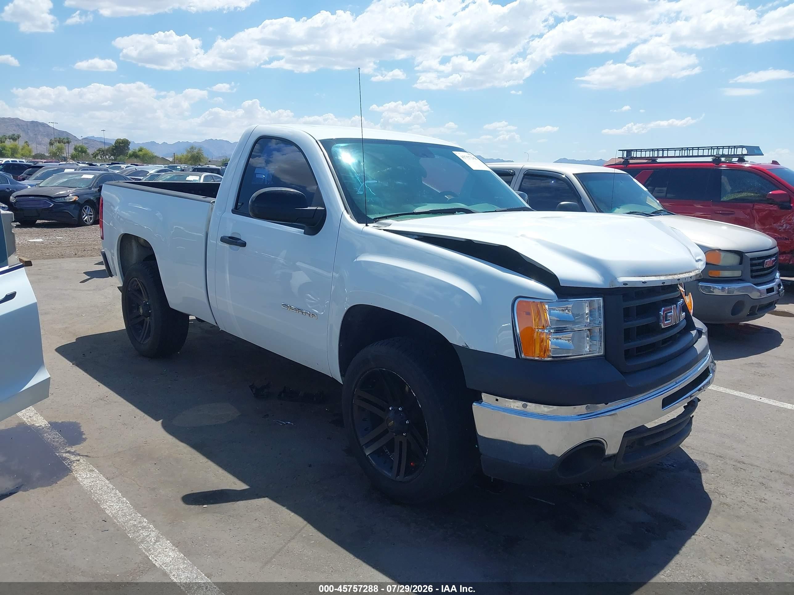 2012 GMC Sierra 1500 Work Truck, VIN 1GTN1TEX2CZ145762 — Перед