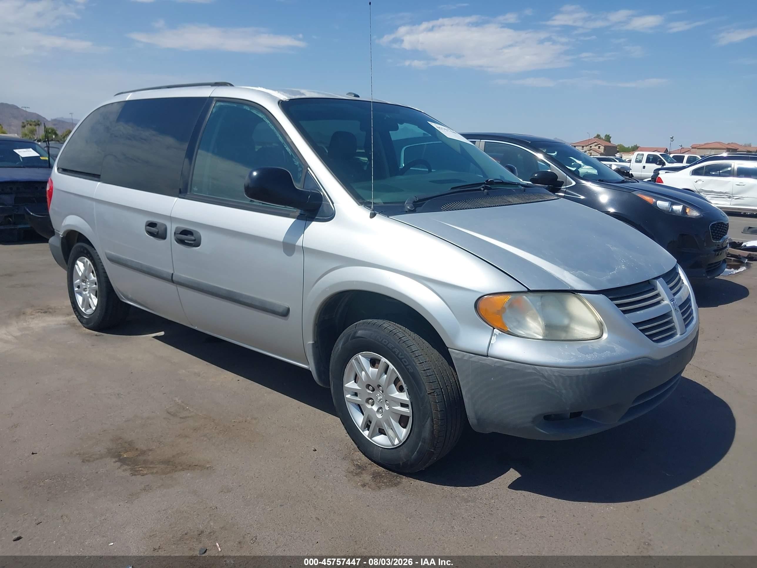 2006 Dodge Caravan SE, VIN 1D4GP25R96B741504 — Side