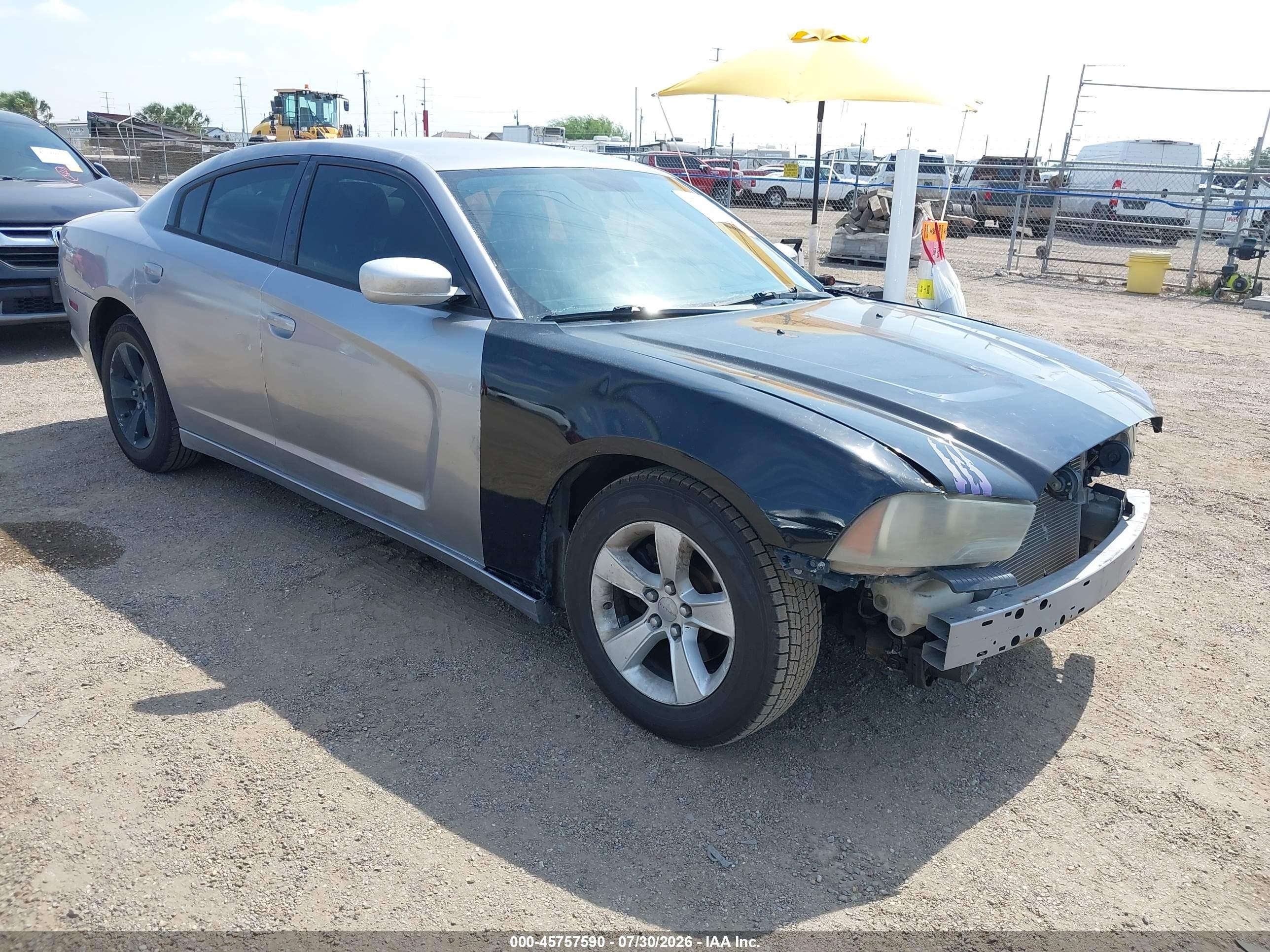 2013 Dodge Charger SE, VIN 2C3CDXBG3DH562954 — Перед