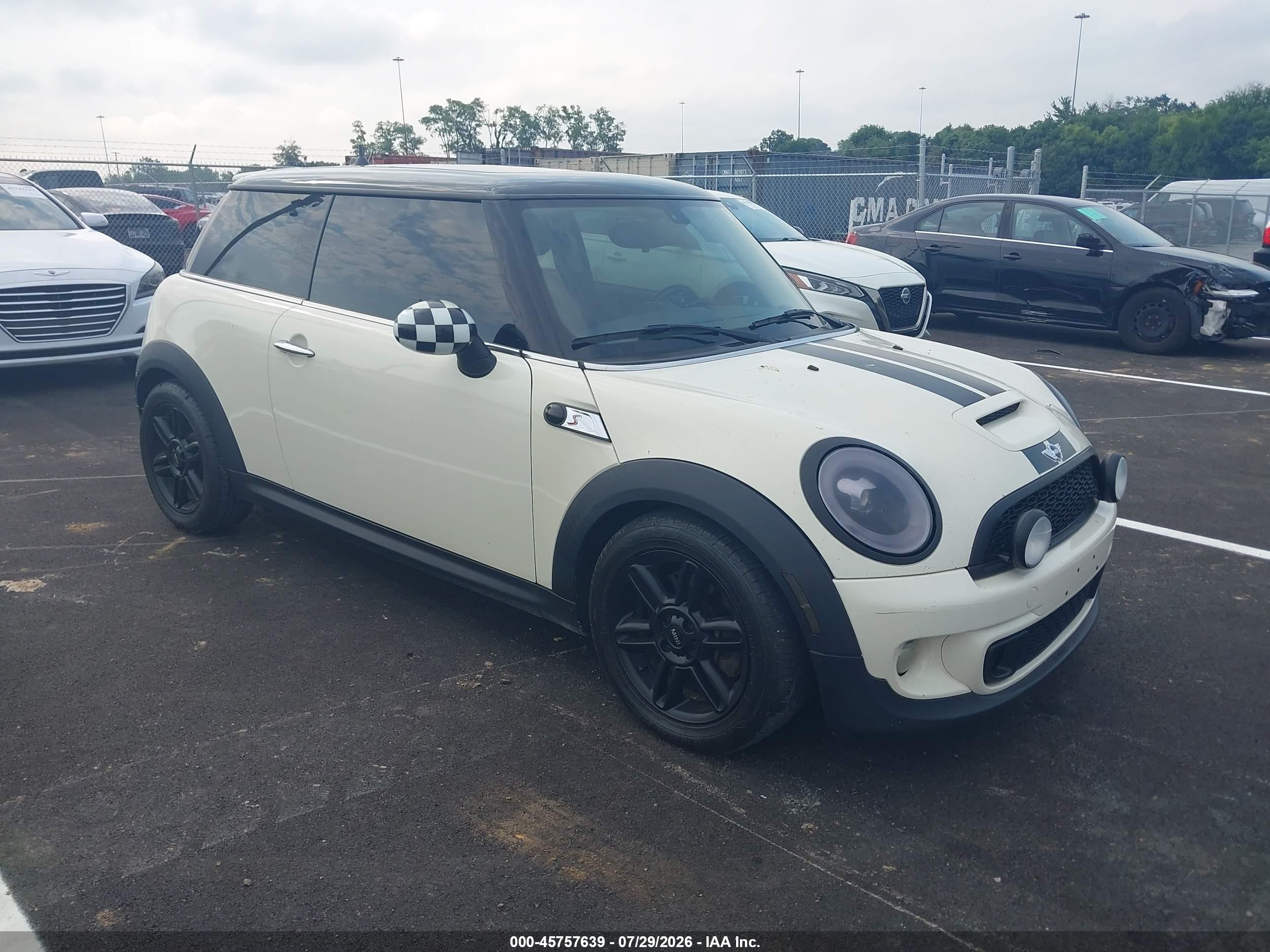 2013 MINI Hardtop S, VIN WMWSV3C56DT391787 — Normal wear